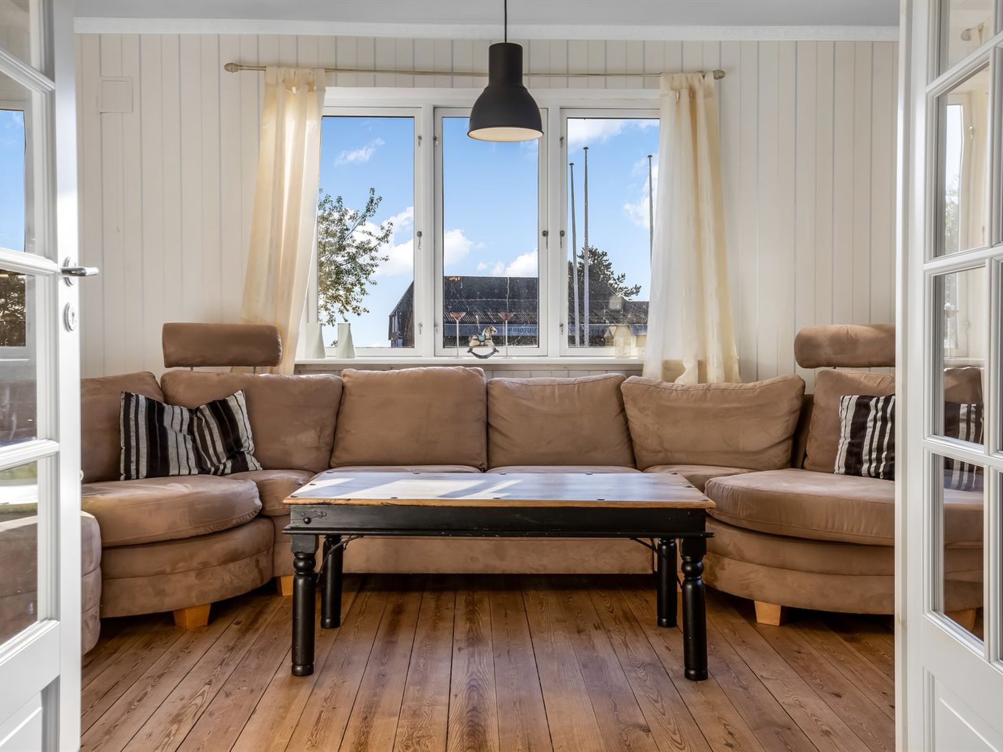 "Albina" - 4.5km from the sea-Binnen