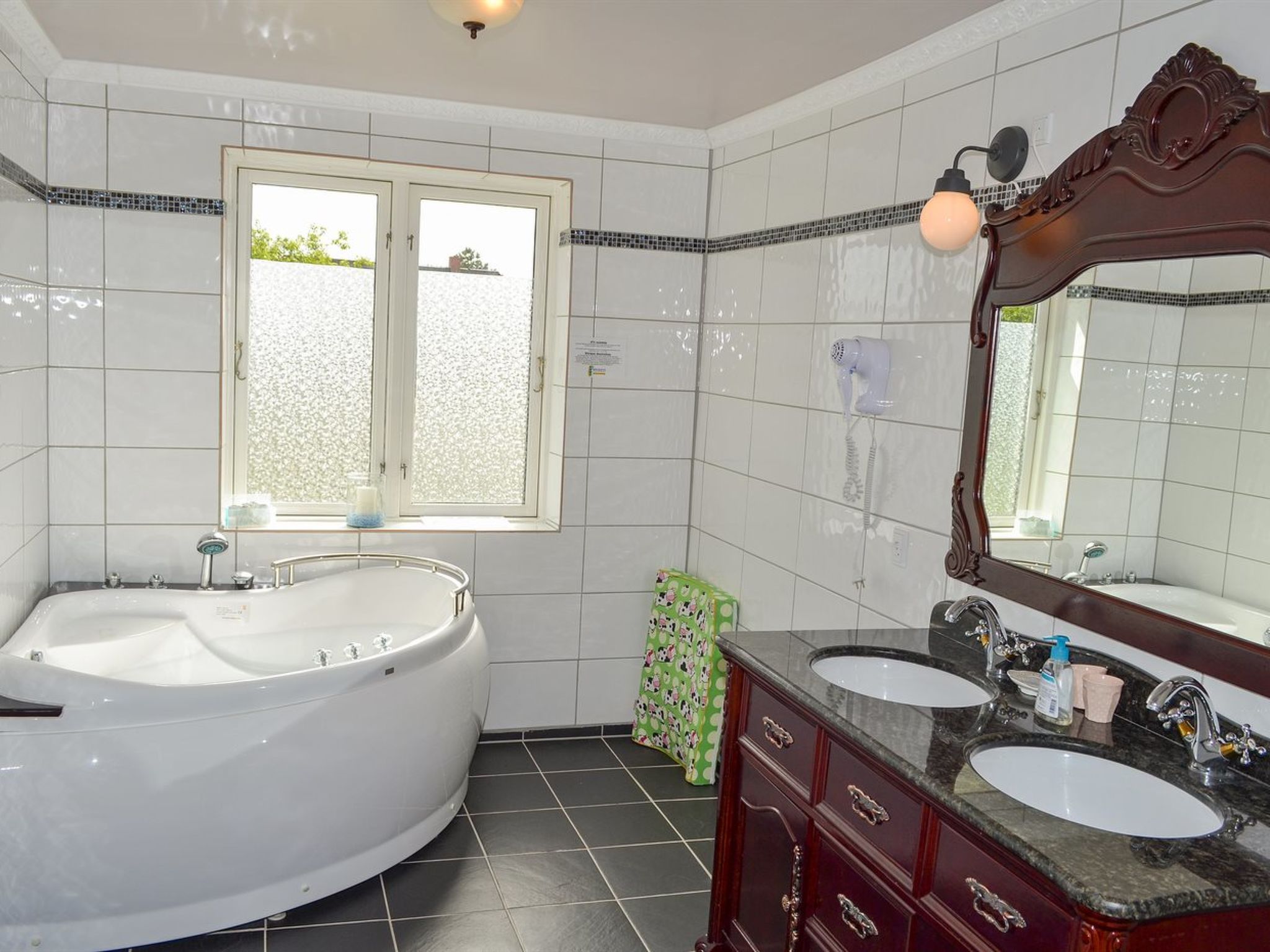 "Albina" - 4.5km from the sea-Binnen