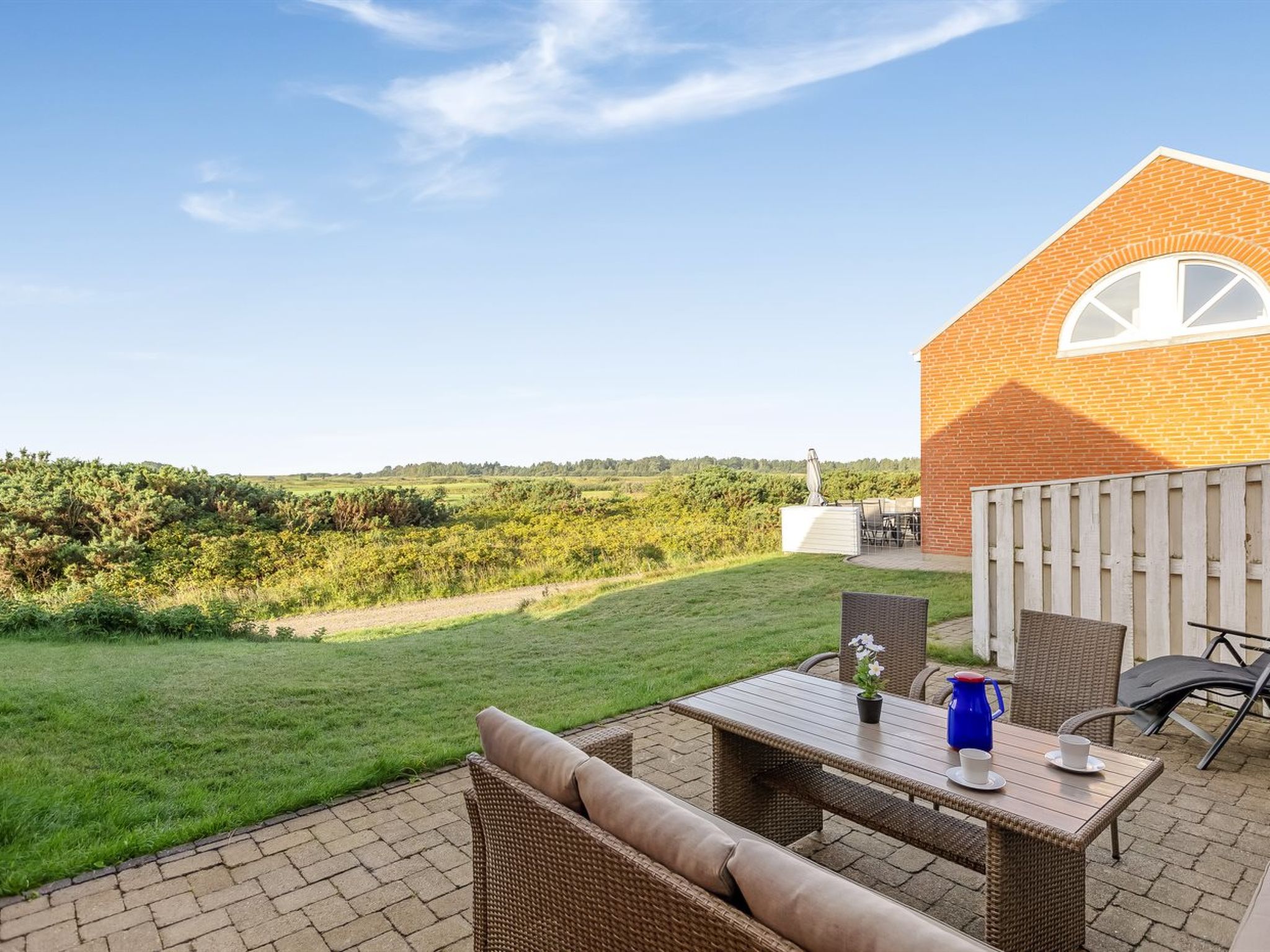 "Steffan" - 2.3km from the sea-Outside