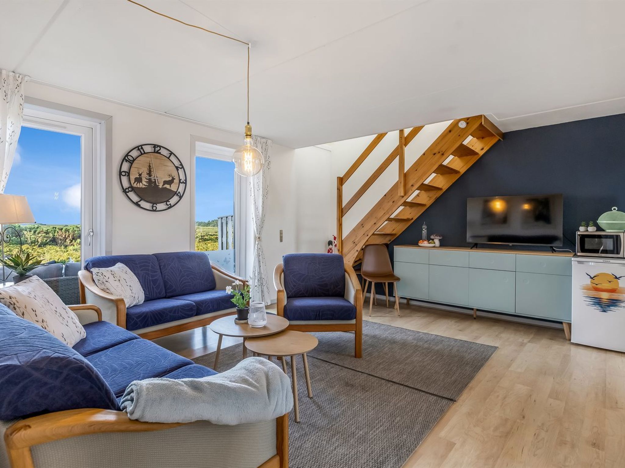 "Steffan" - 2.3km from the sea-Inside