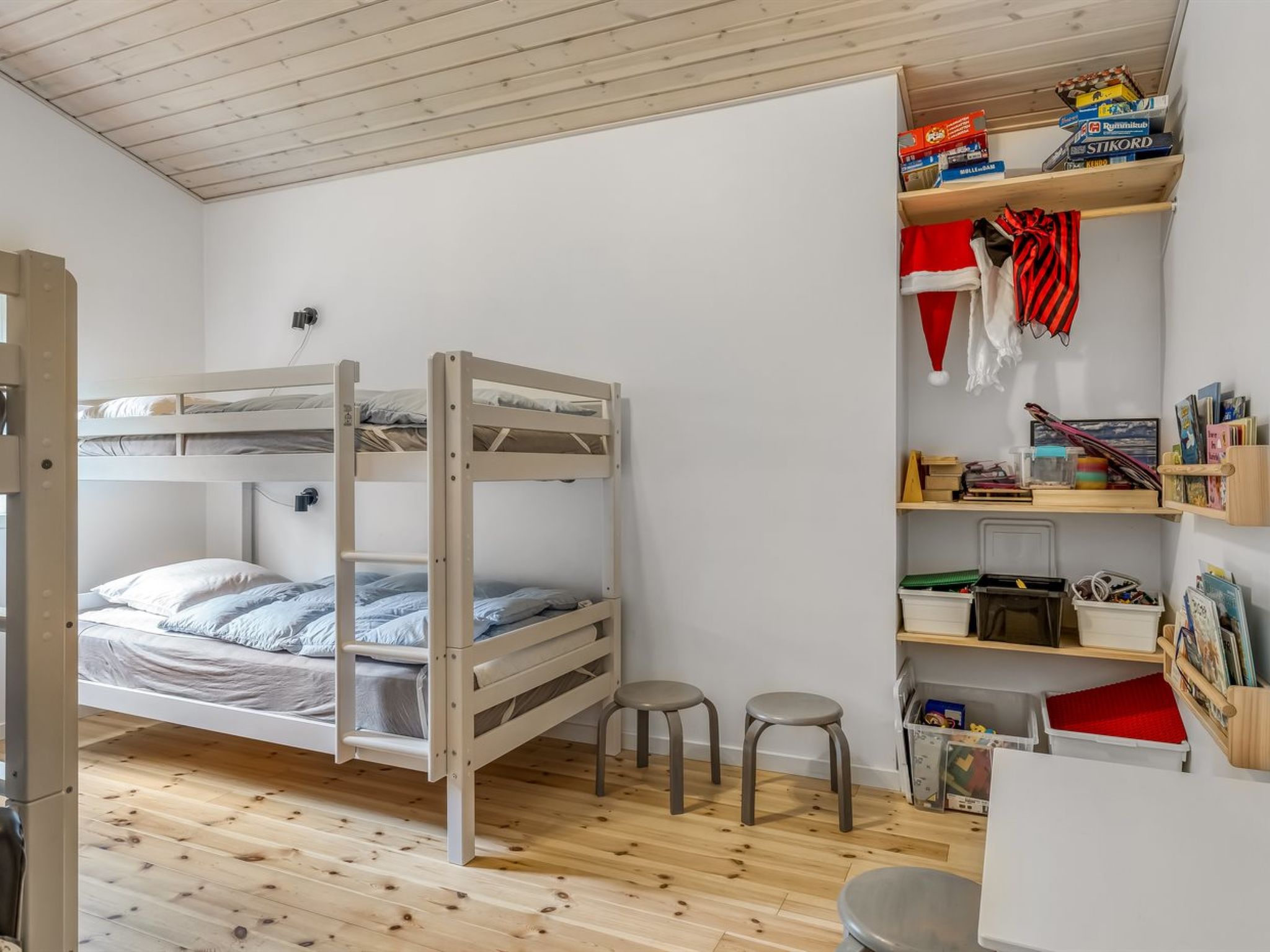 "Momo" - 2.8km from the sea - Binnen