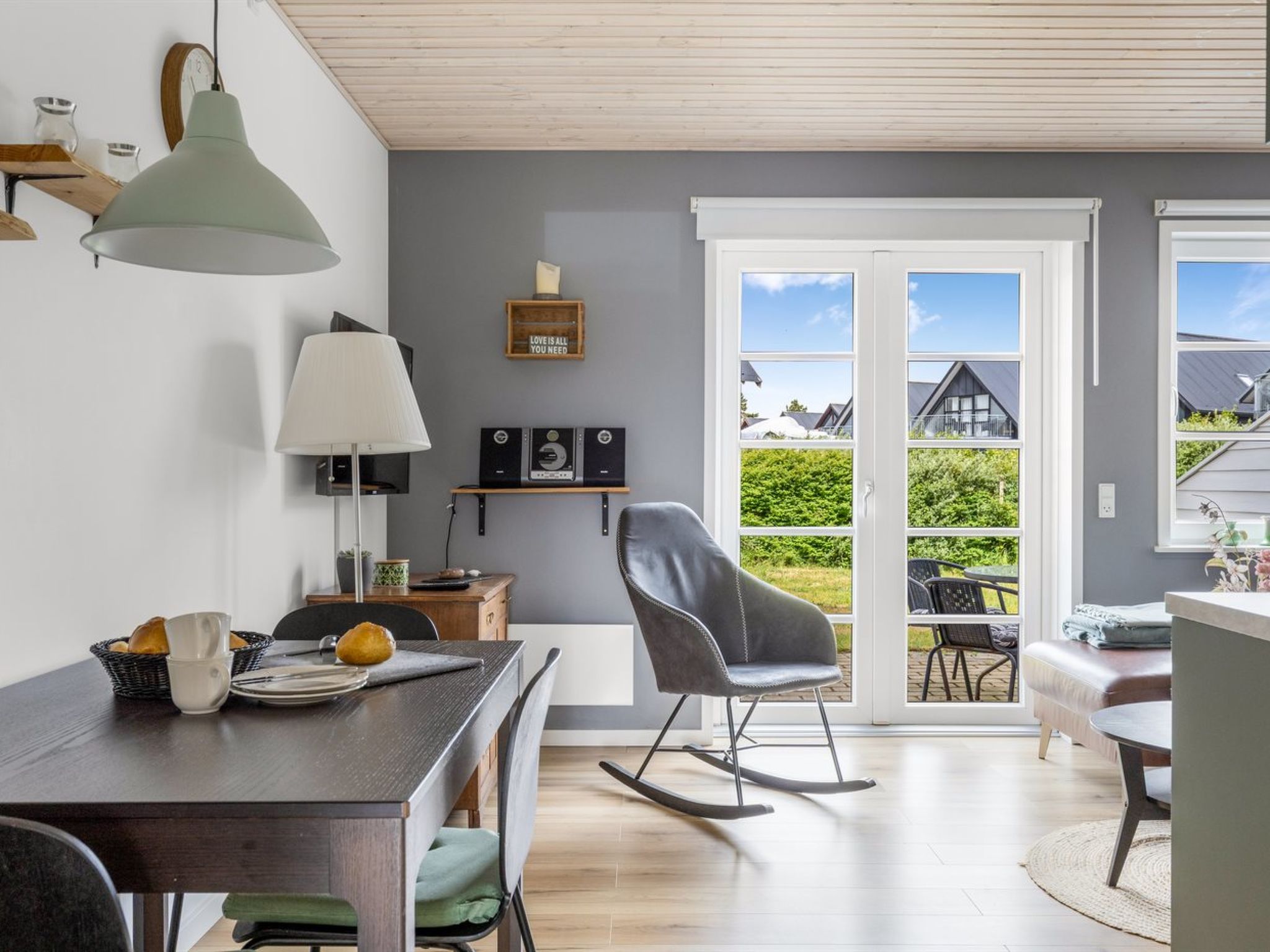 "Outi" - 1.5km from the sea