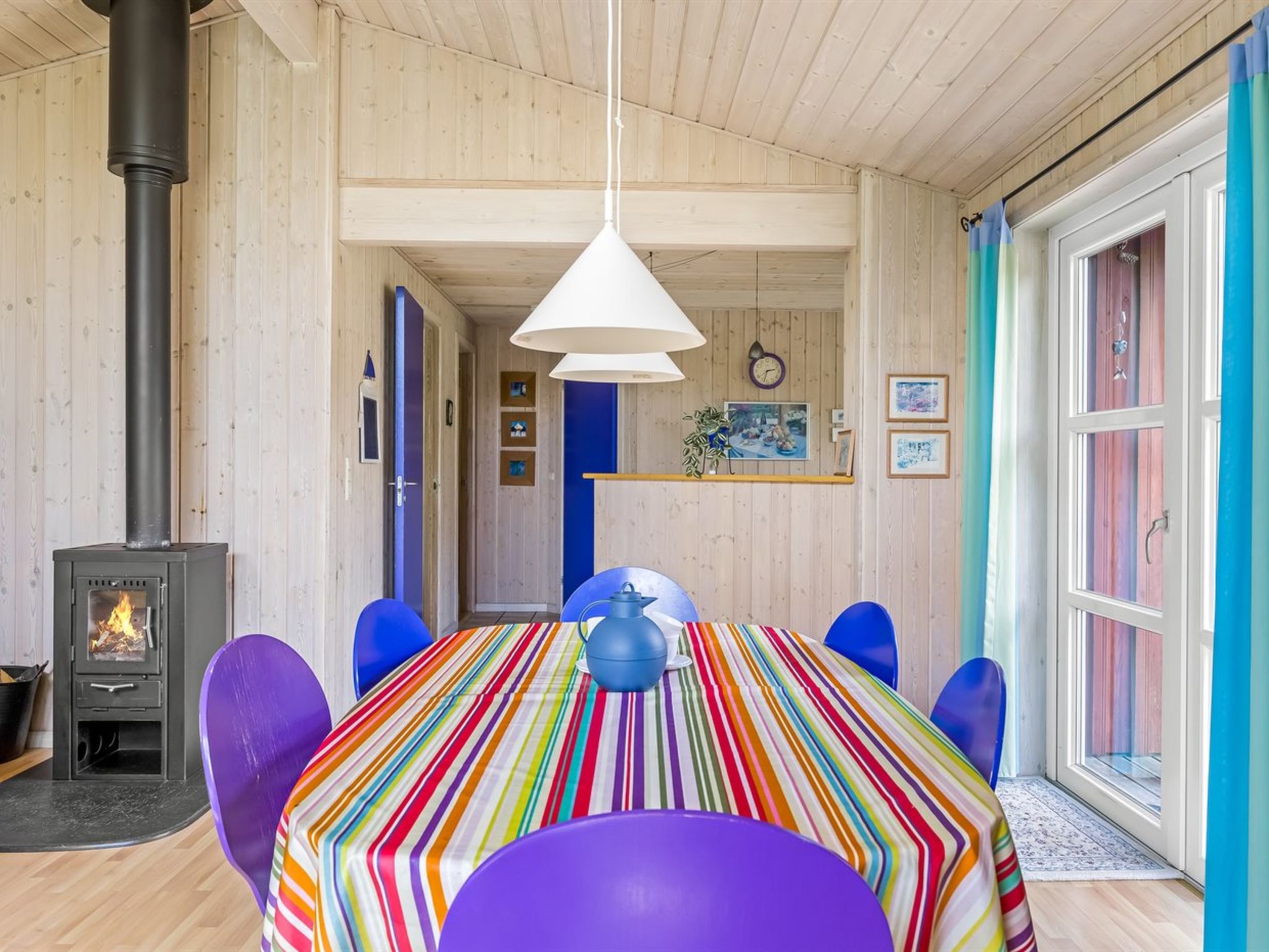 "Oke" - 1.2km from the sea - Binnen