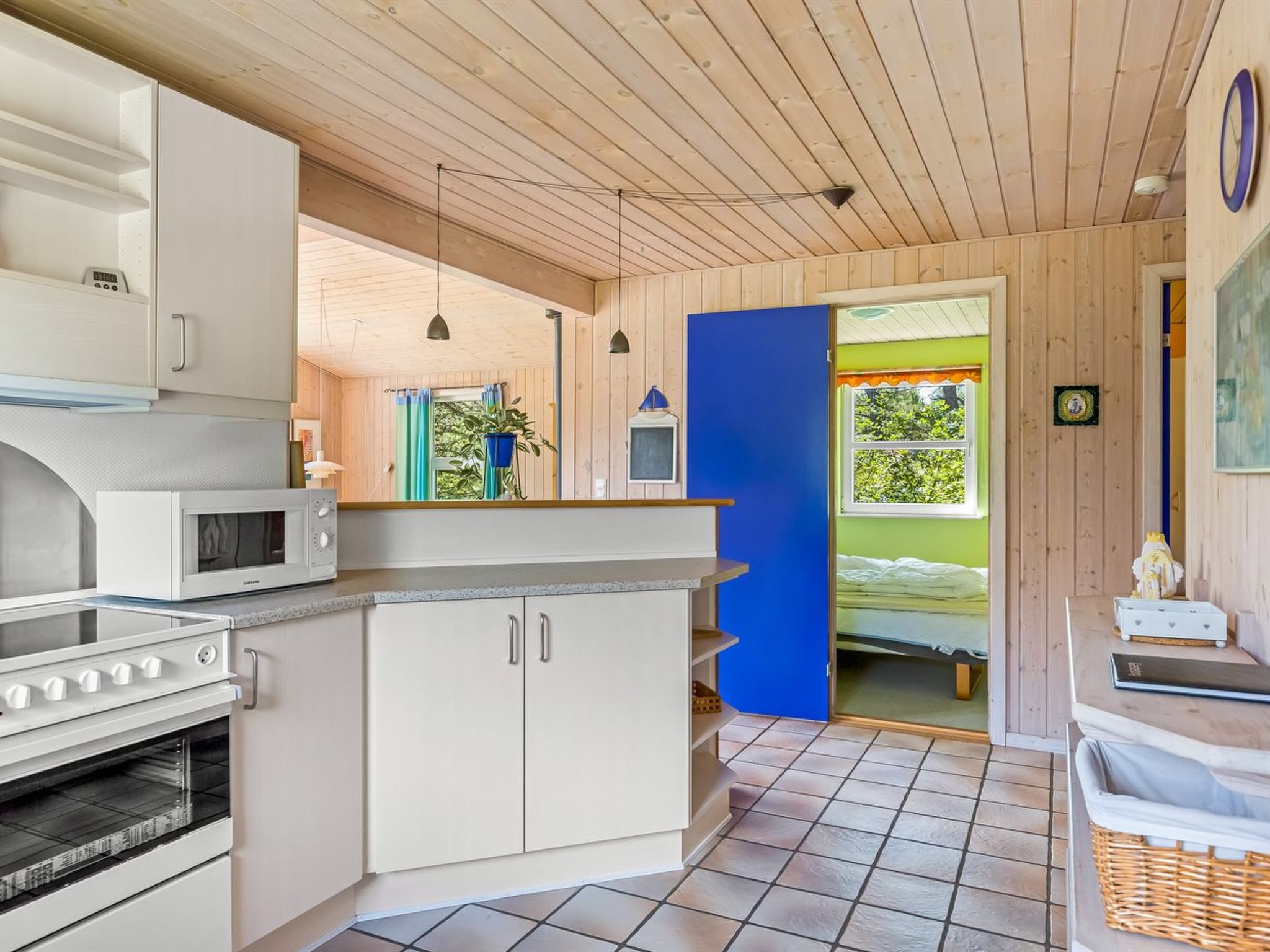 "Oke" - 1.2km from the sea - Binnen