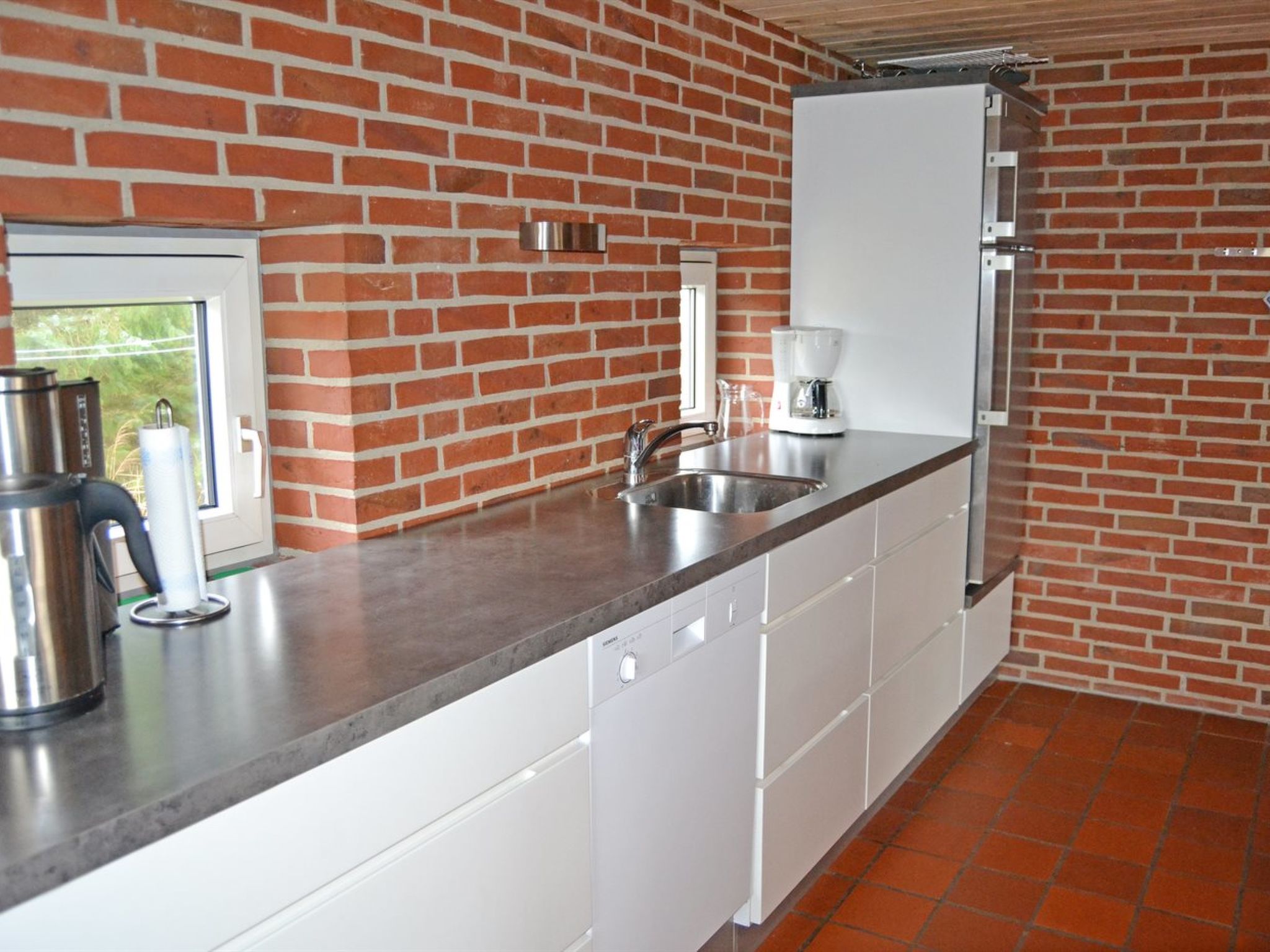 "Scarlet" - 500m from the sea - Binnen
