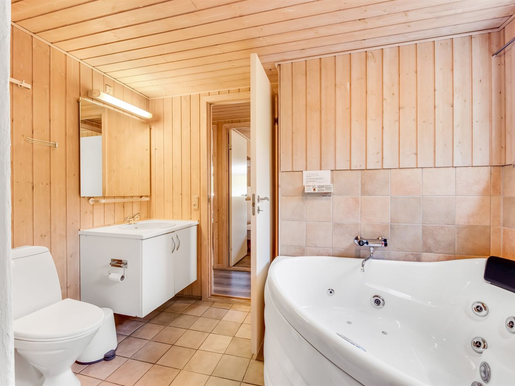 "Liina" - 3km from the sea - Binnen