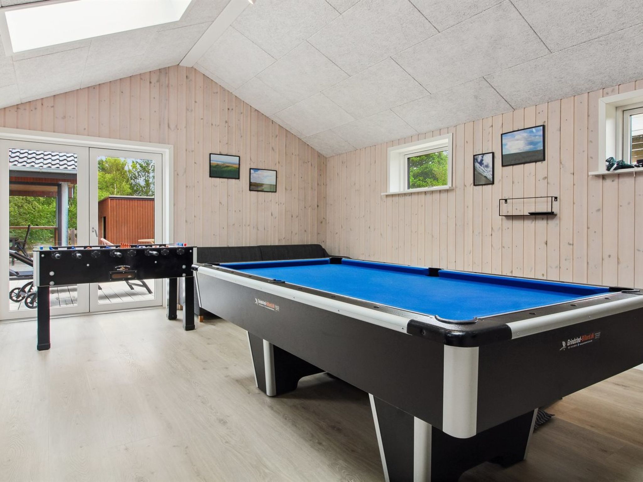 "Ellin" - 3.3km from the sea - Binnen