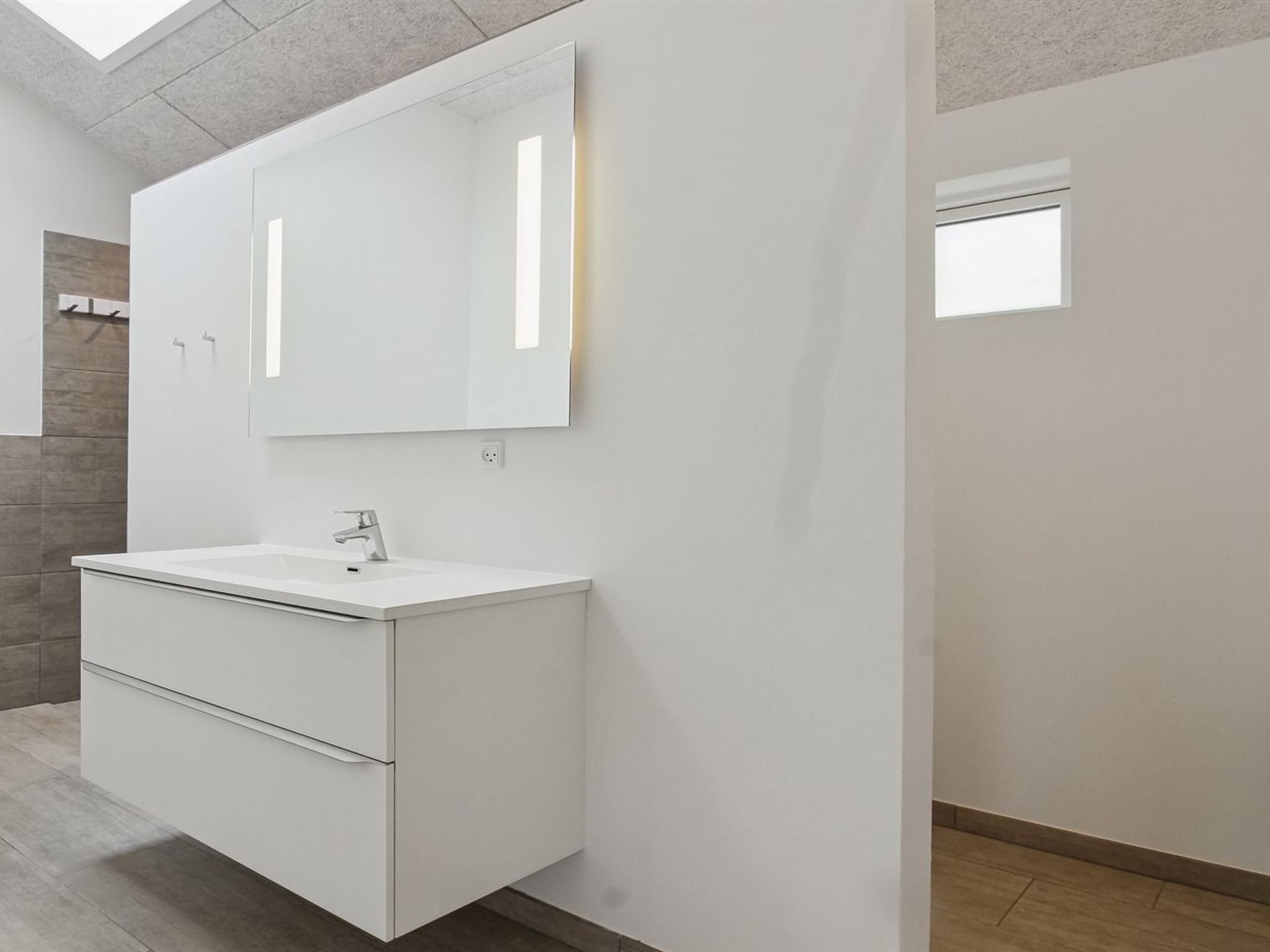 "Ellin" - 3.3km from the sea - Binnen