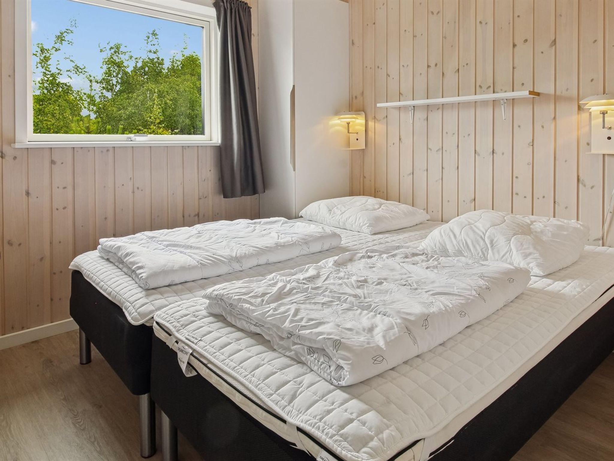 "Ellin" - 3.3km from the sea - Binnen