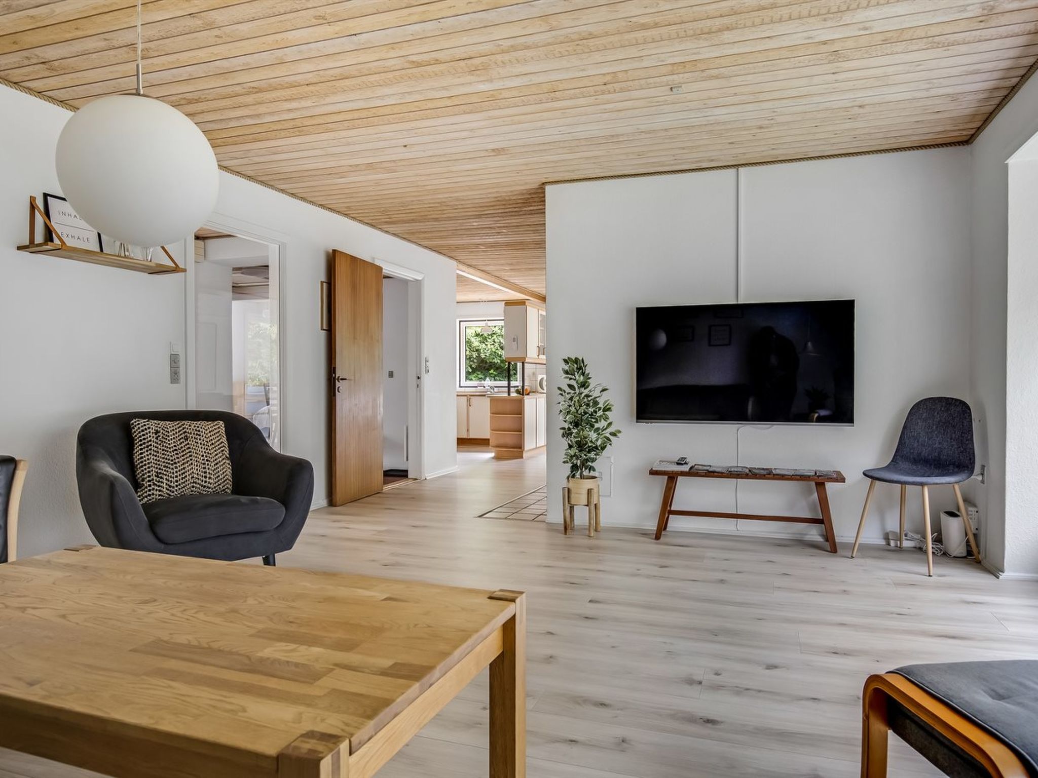 "Solmaz" - 3.5km from the sea - Binnen