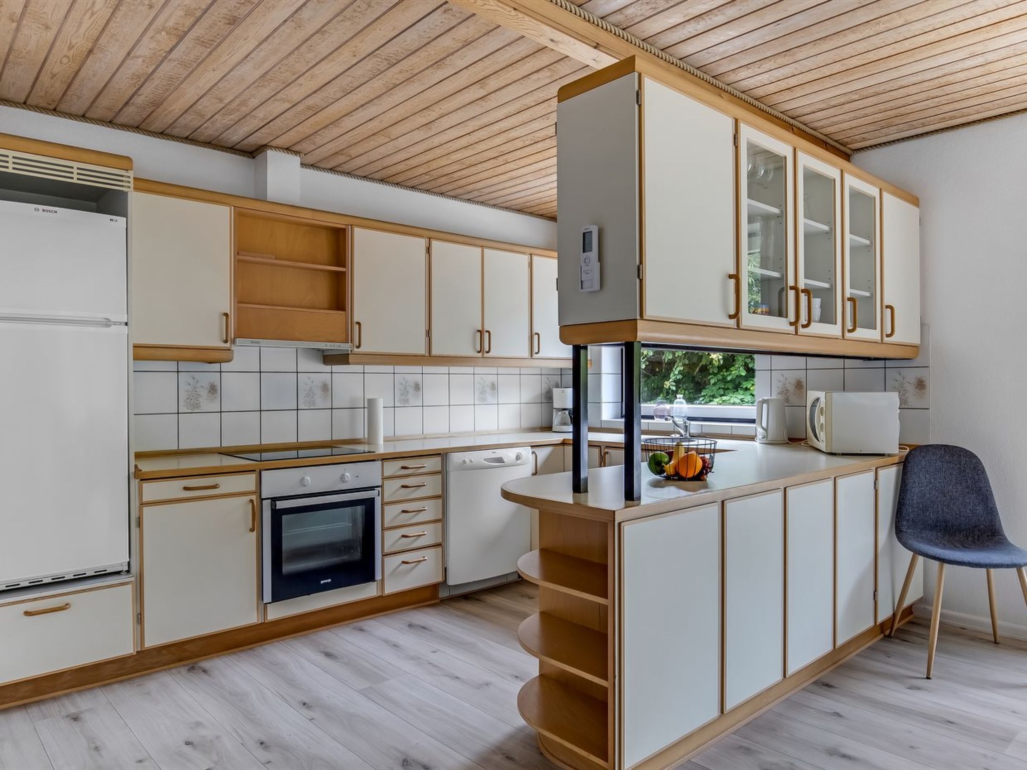 "Solmaz" - 3.5km from the sea - Binnen