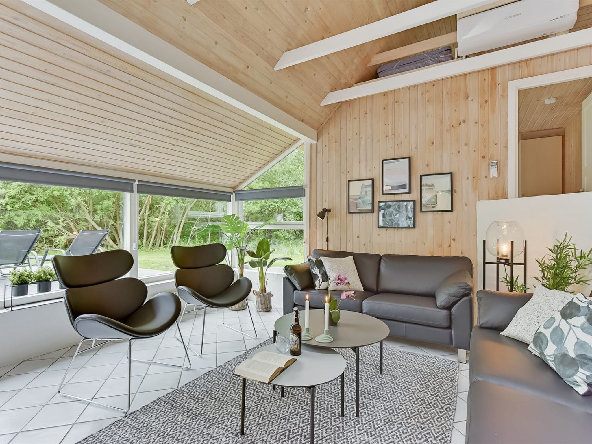 "Ellanor" - 1km from the sea - Binnen