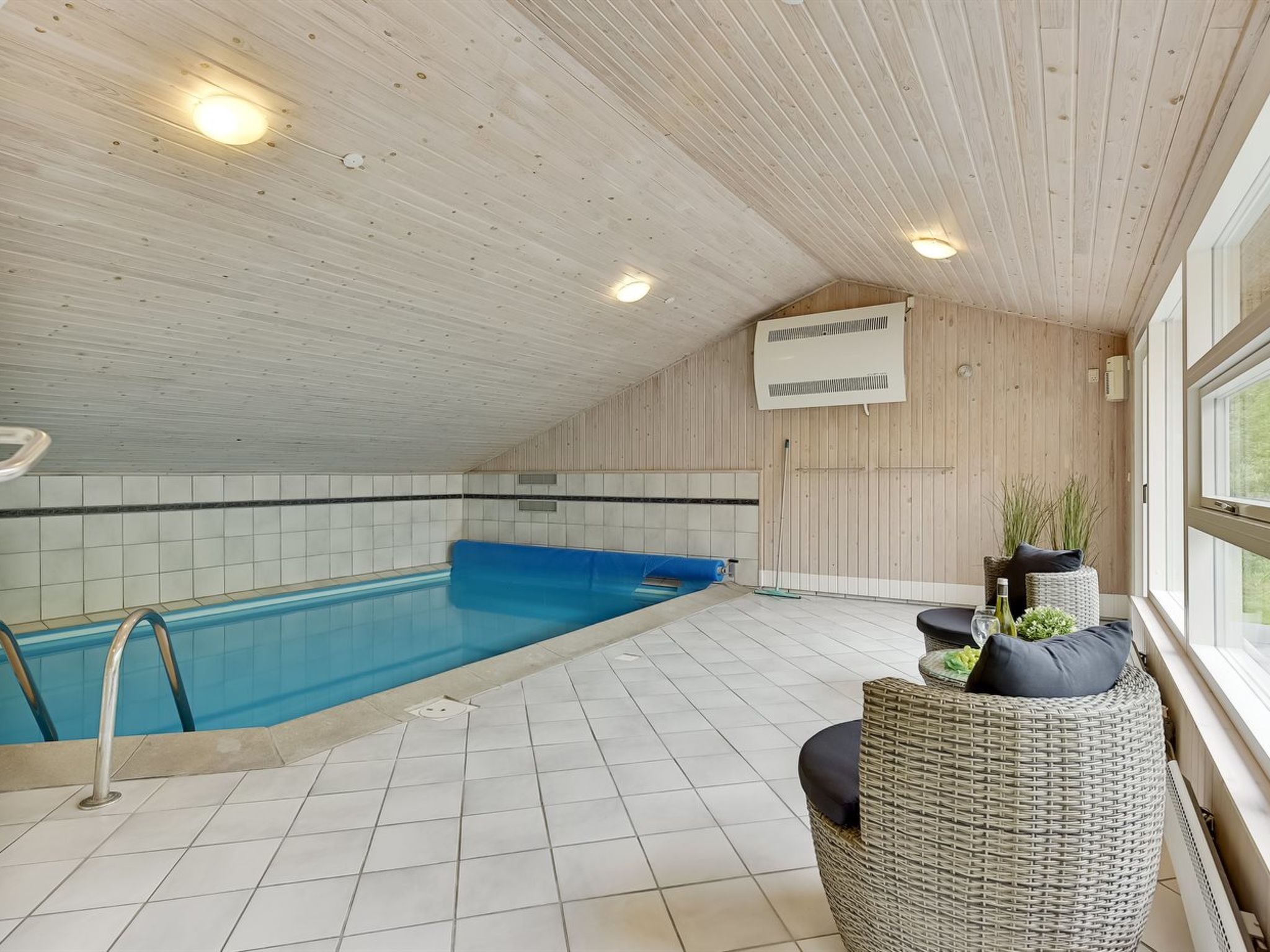 "Ellanor" - 1km from the sea — Pool Outdoor (3 of 46)