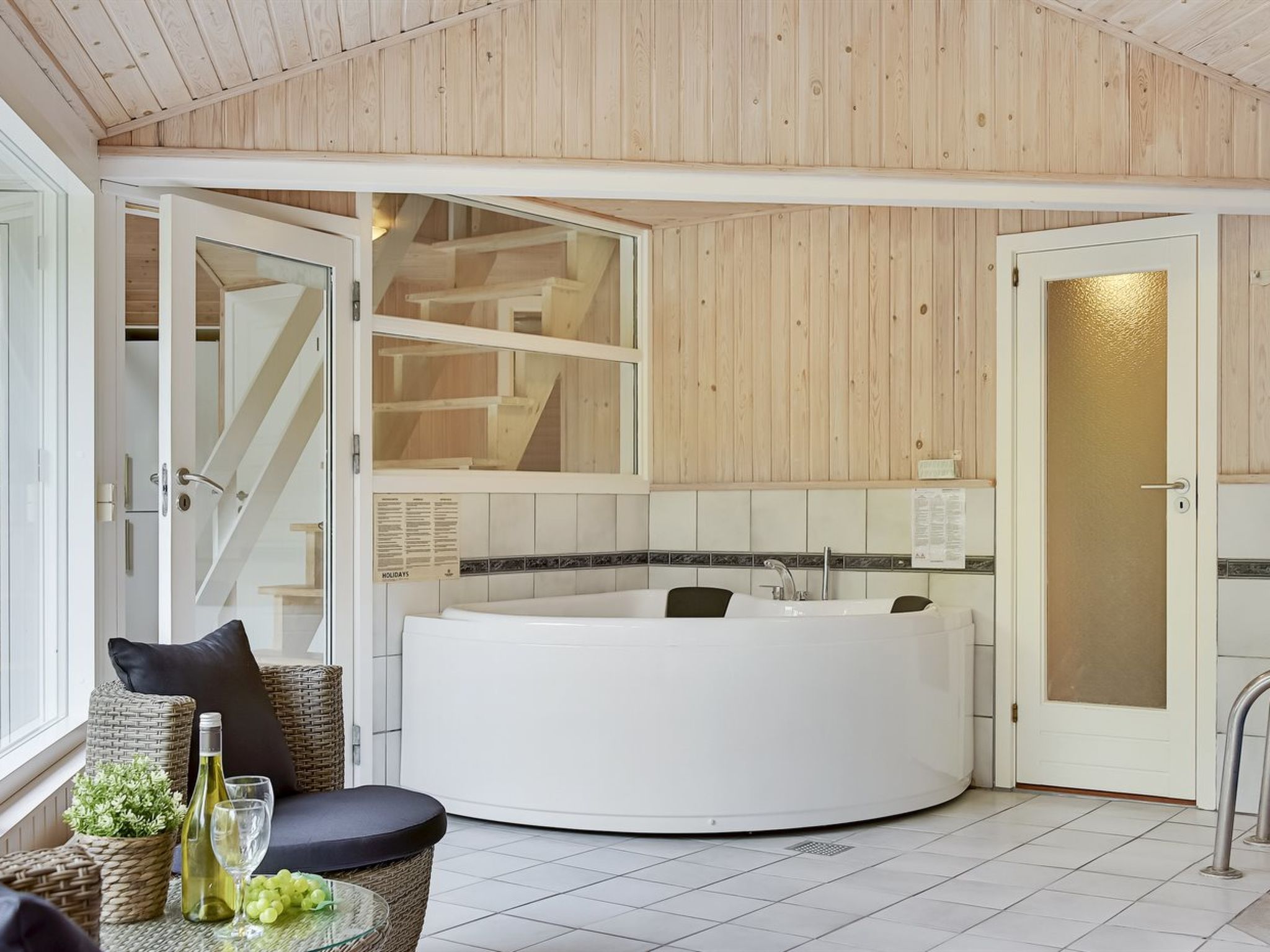 "Ellanor" - 1km from the sea - Binnen