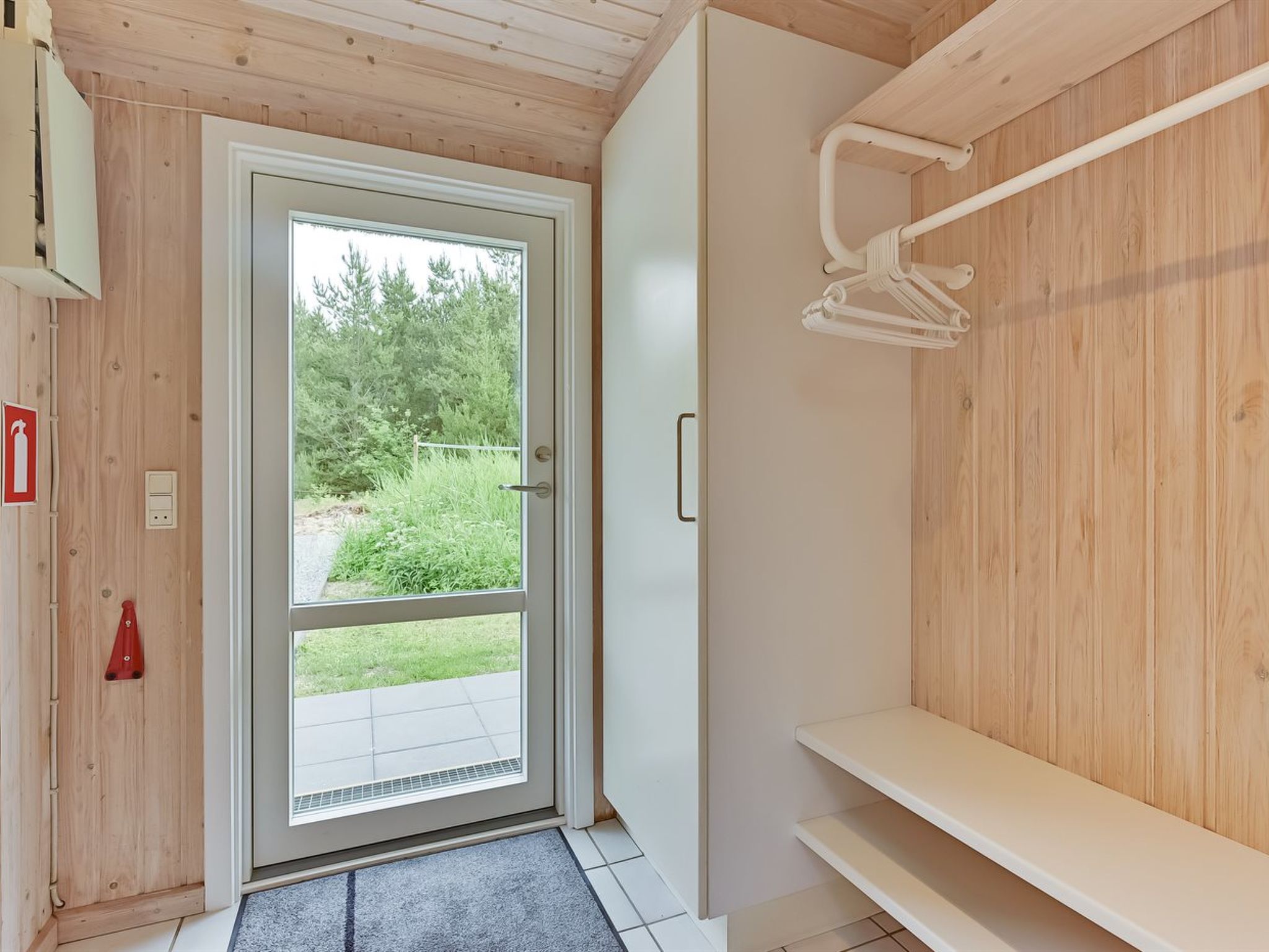 "Ellanor" - 1km from the sea - Binnen