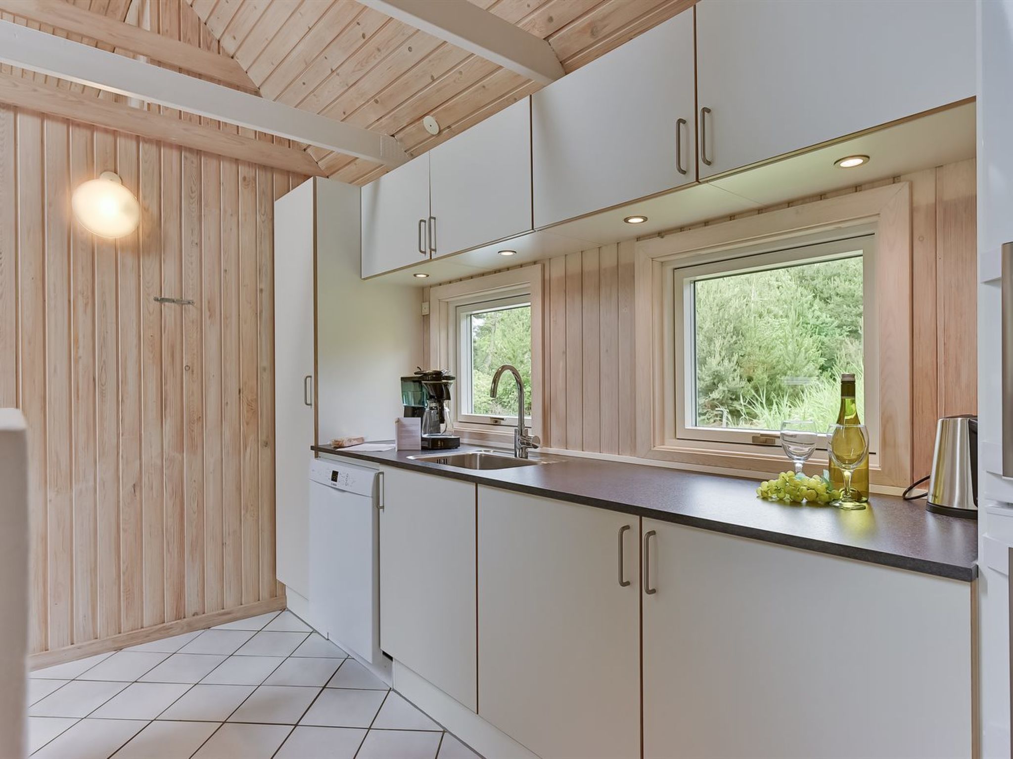 "Ellanor" - 1km from the sea - Binnen