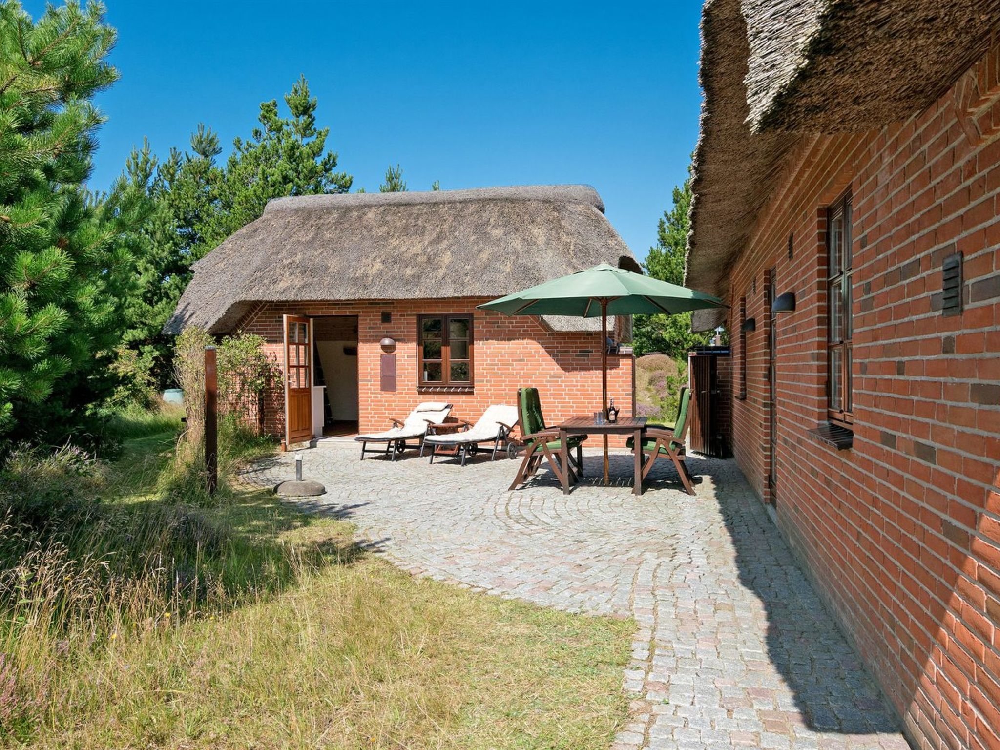 "Siegried" - 2.2km from the sea — Terrace (4 of 36)