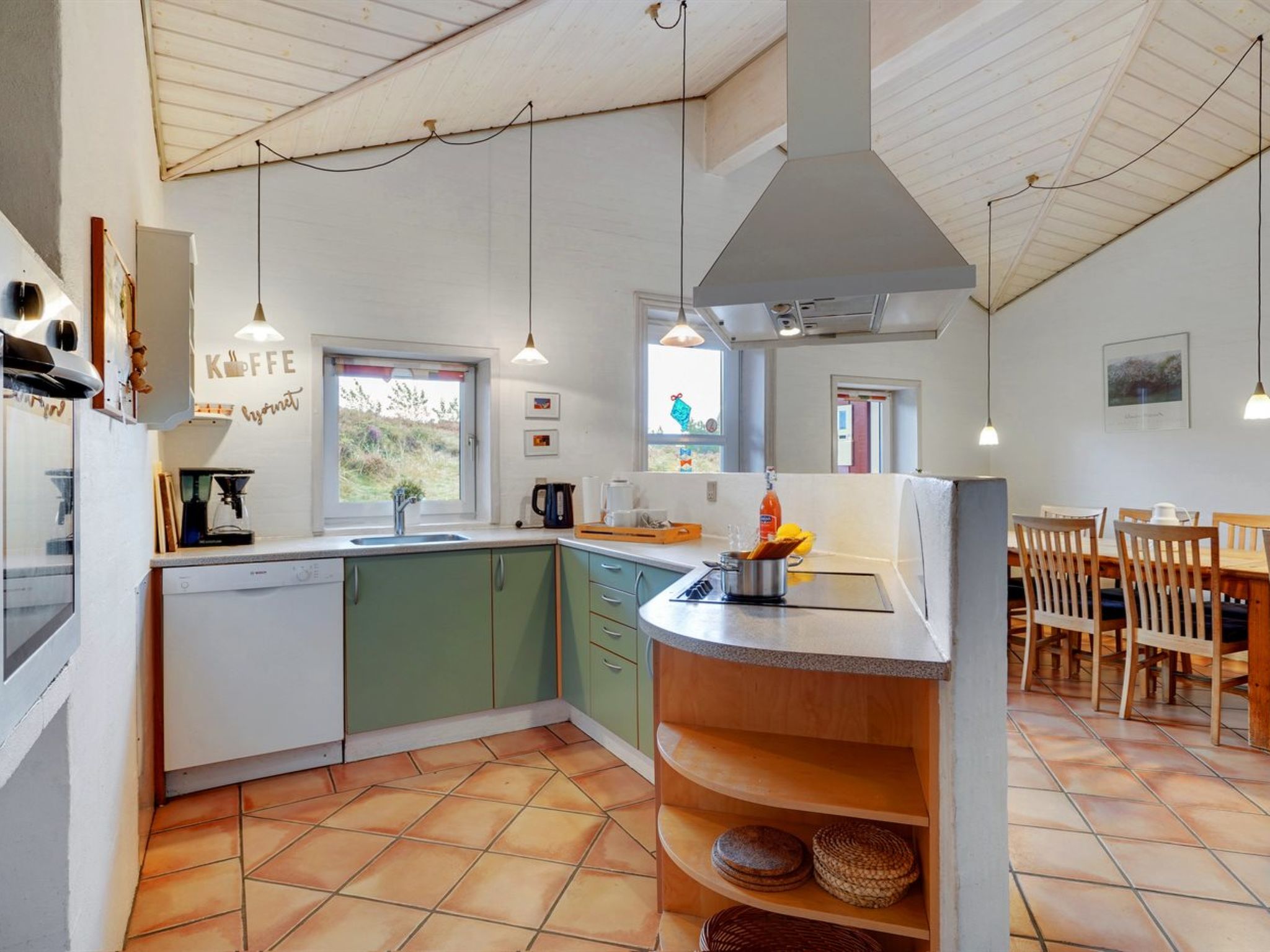 "Asdis" - 2.8km from the sea - Inside