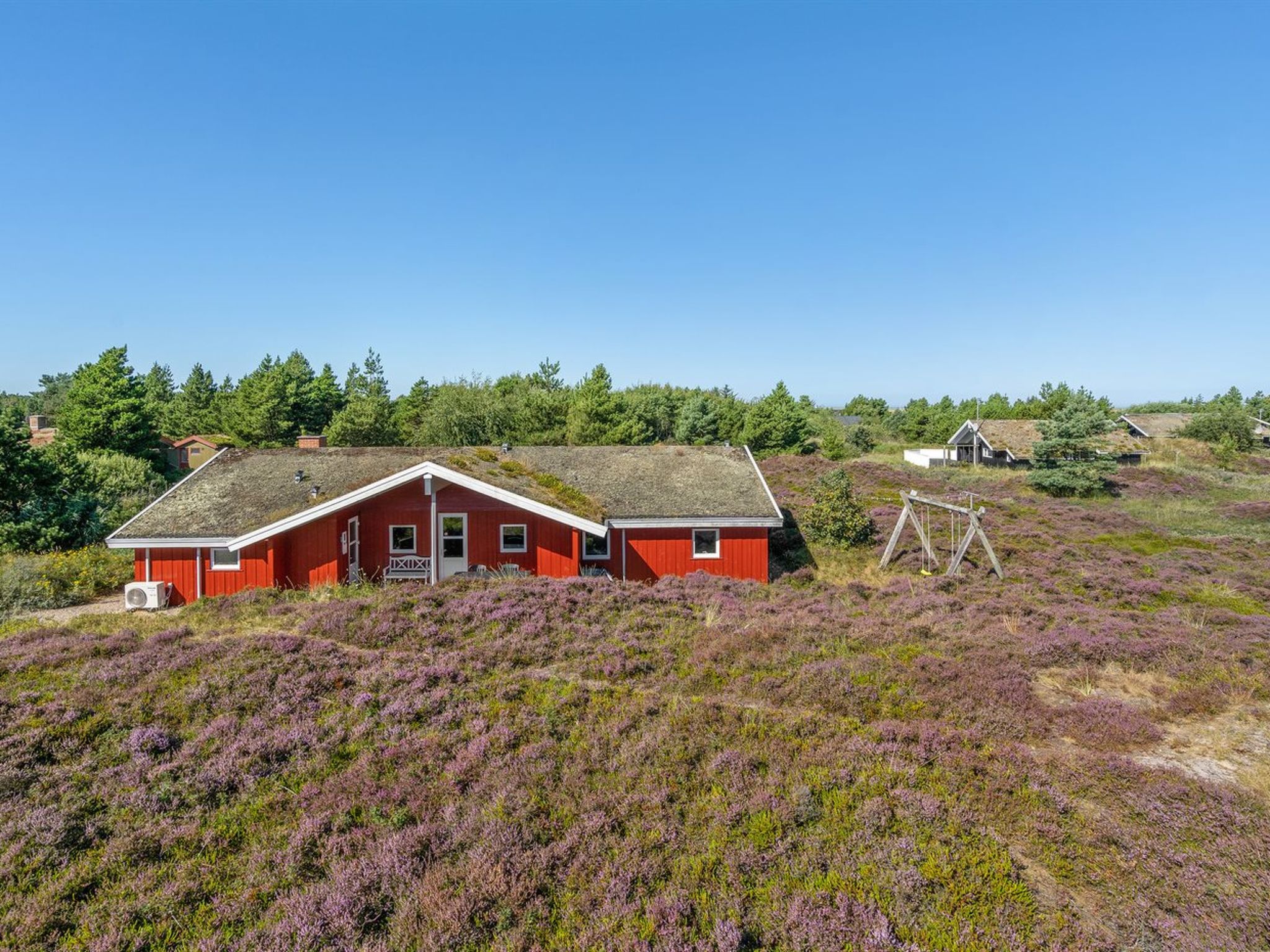 "Asdis" - 2.8km from the sea - Outside