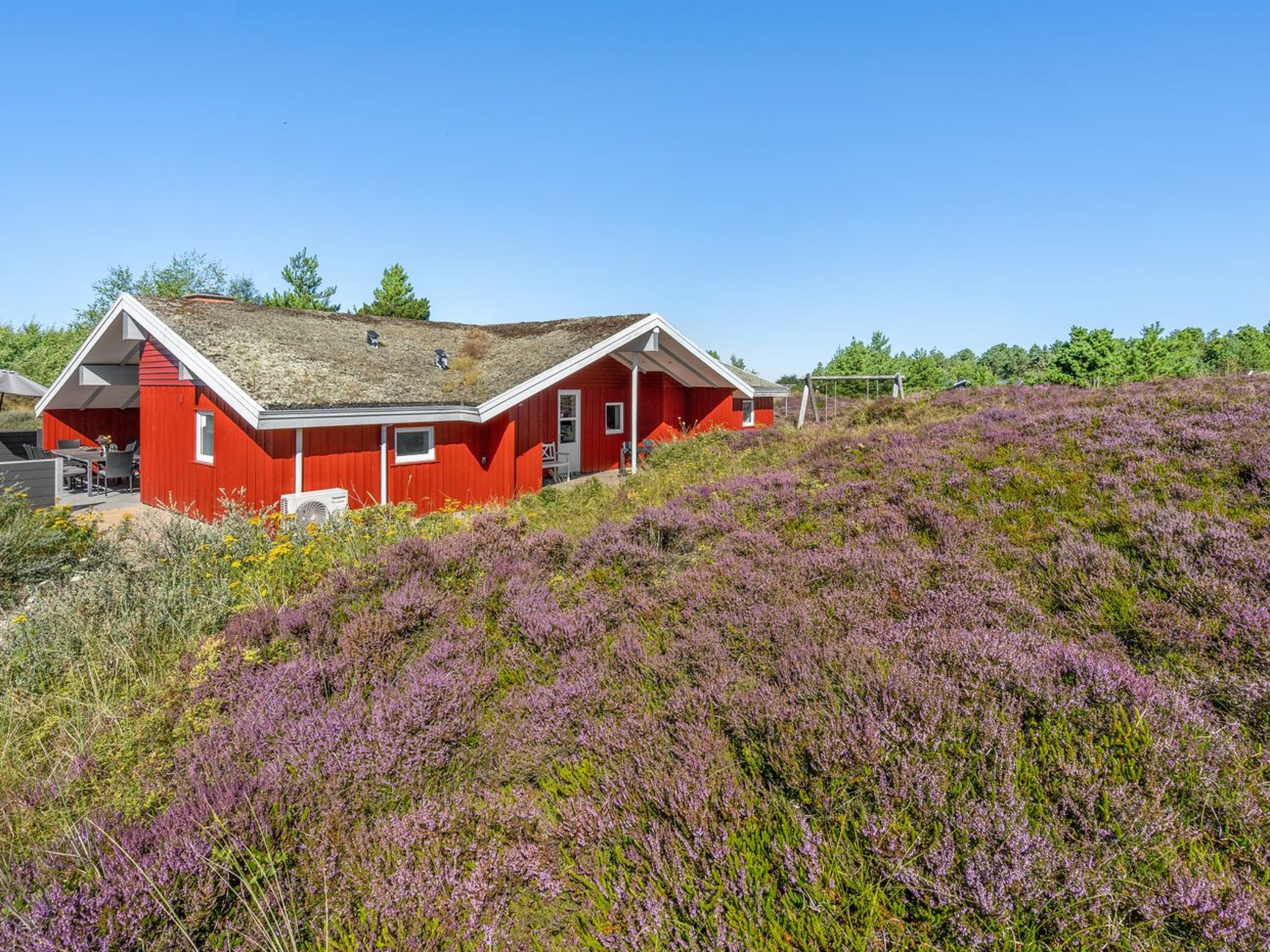 "Asdis" - 2.8km from the sea - Outside