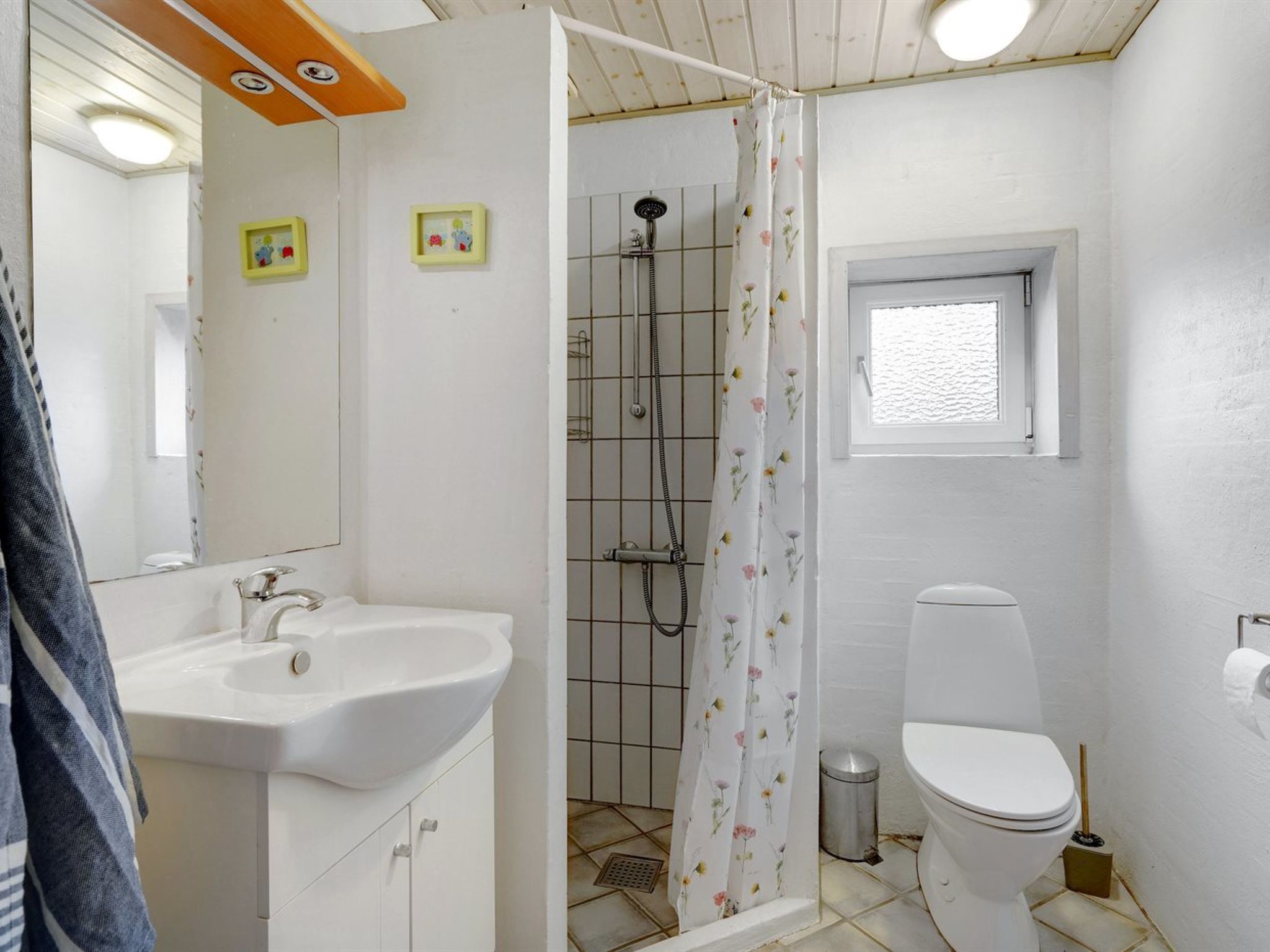 "Asdis" - 2.8km from the sea - Inside