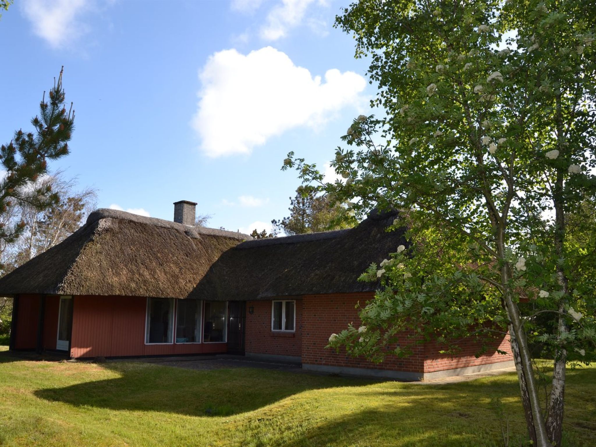 "Helline" - 900m from the sea