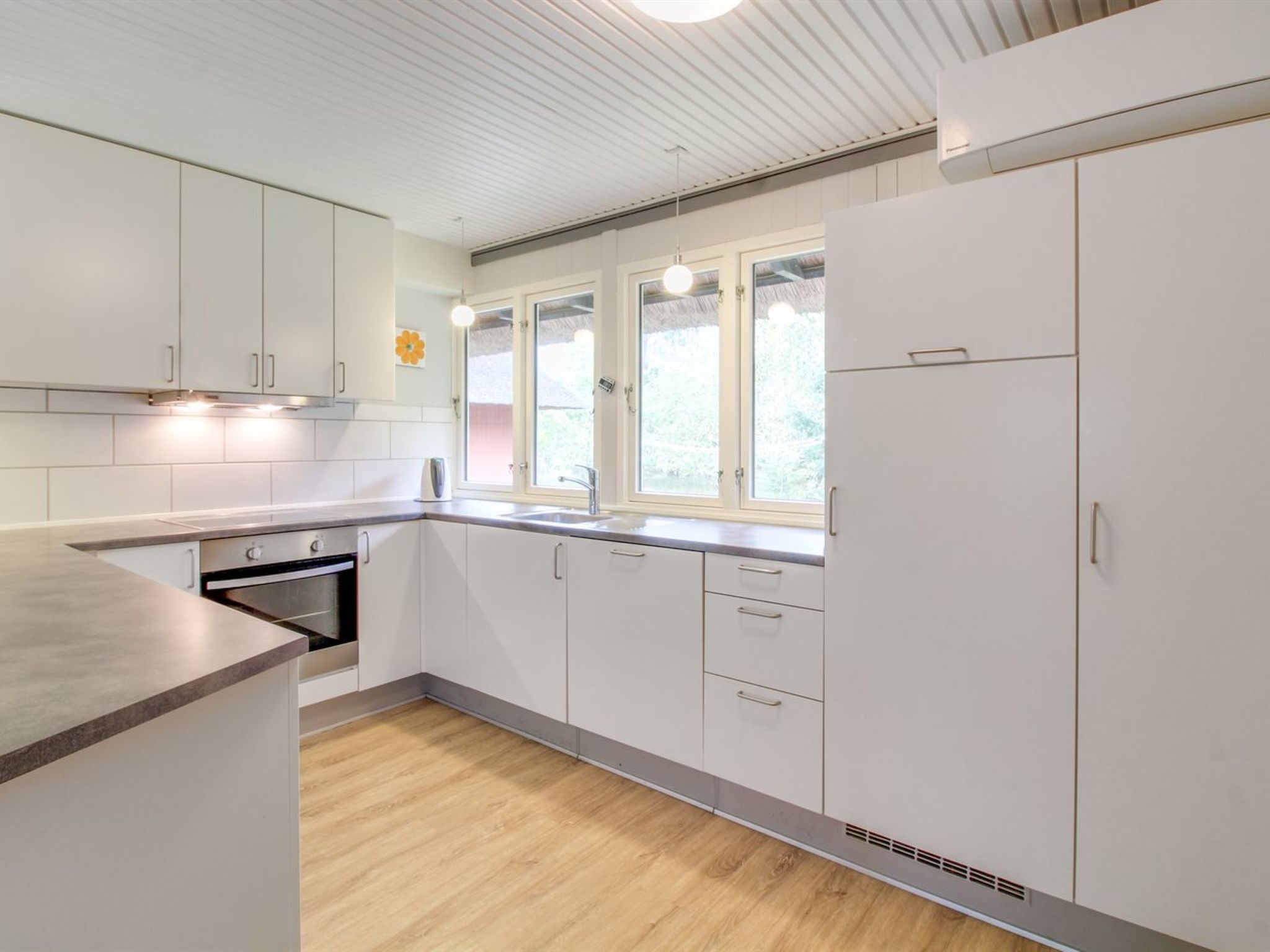 "Helline" - 900m from the sea-Binnen