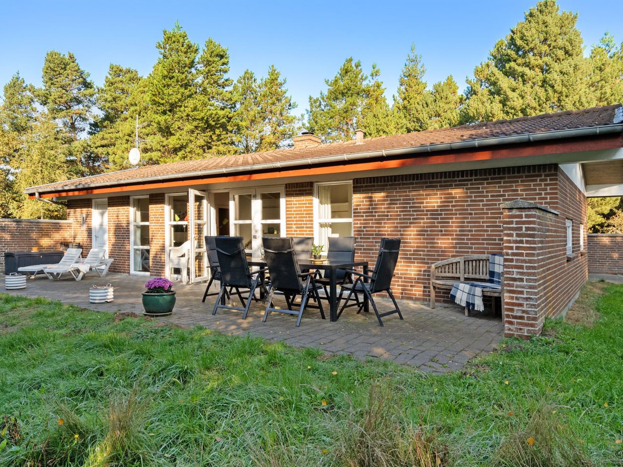 "Reinbald" - 1km from the sea - Outside