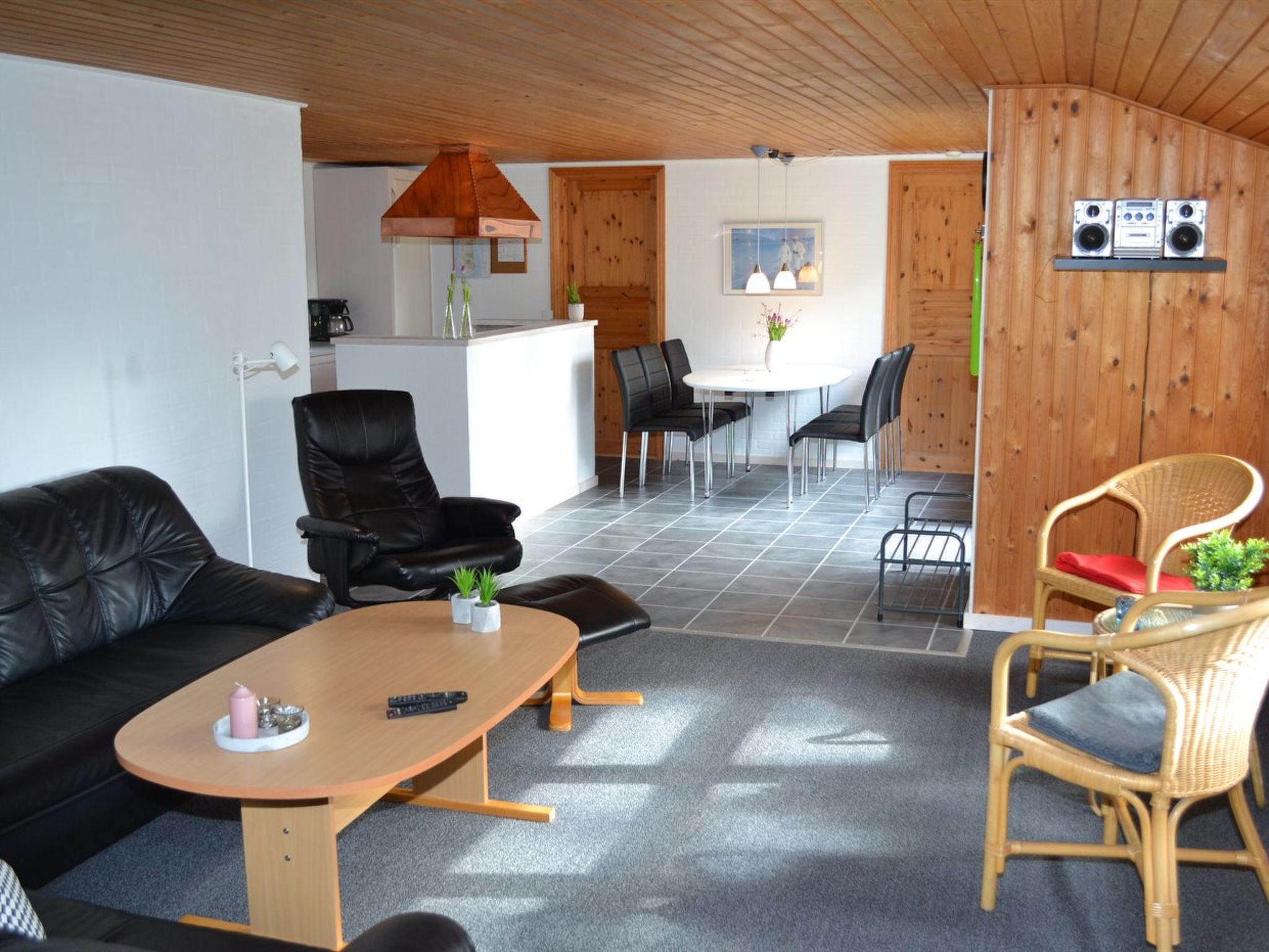 "Troen" - 3.8km from the sea-Drinnen