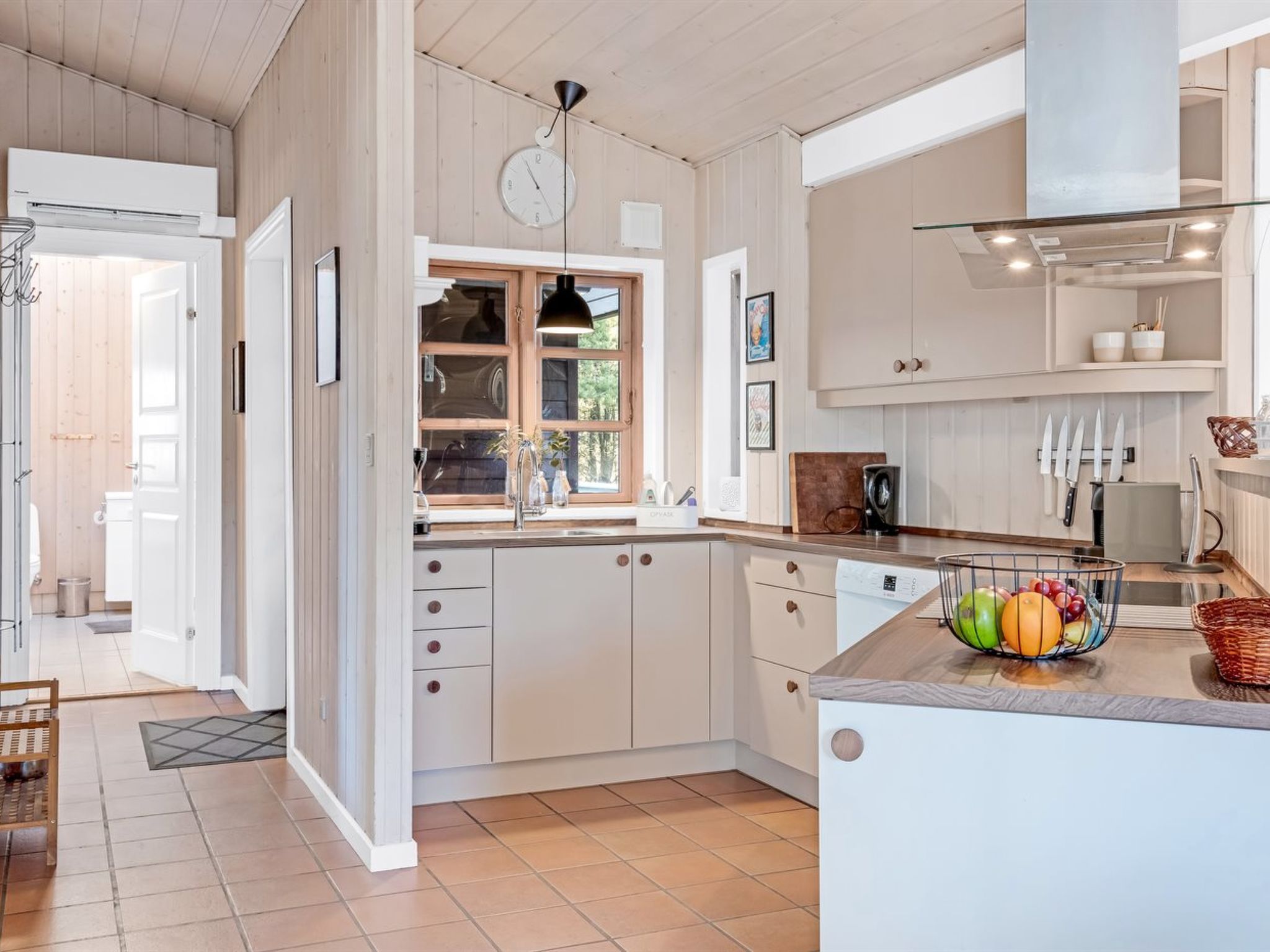 "Heralda" - 3.3km from the sea - Binnen