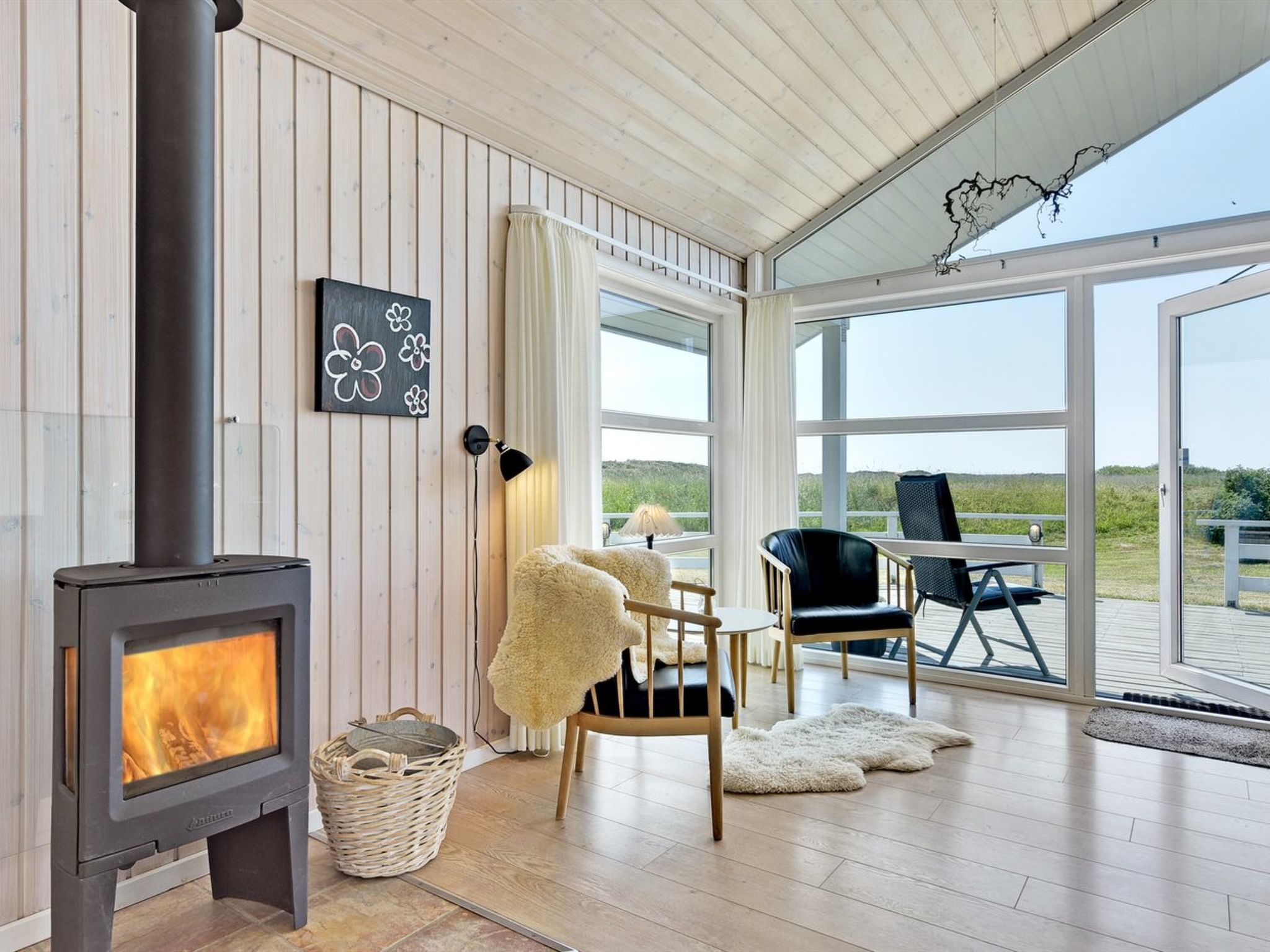 "Chrisse" - 550m from the sea