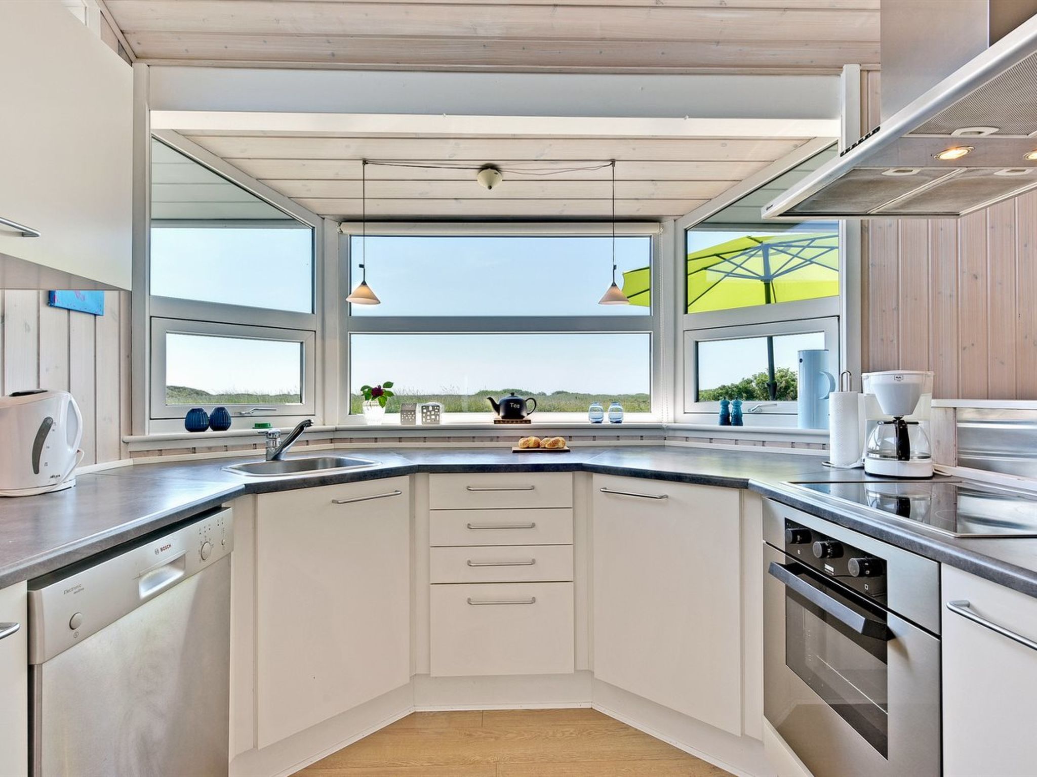 "Chrisse" - 550m from the sea - Binnen