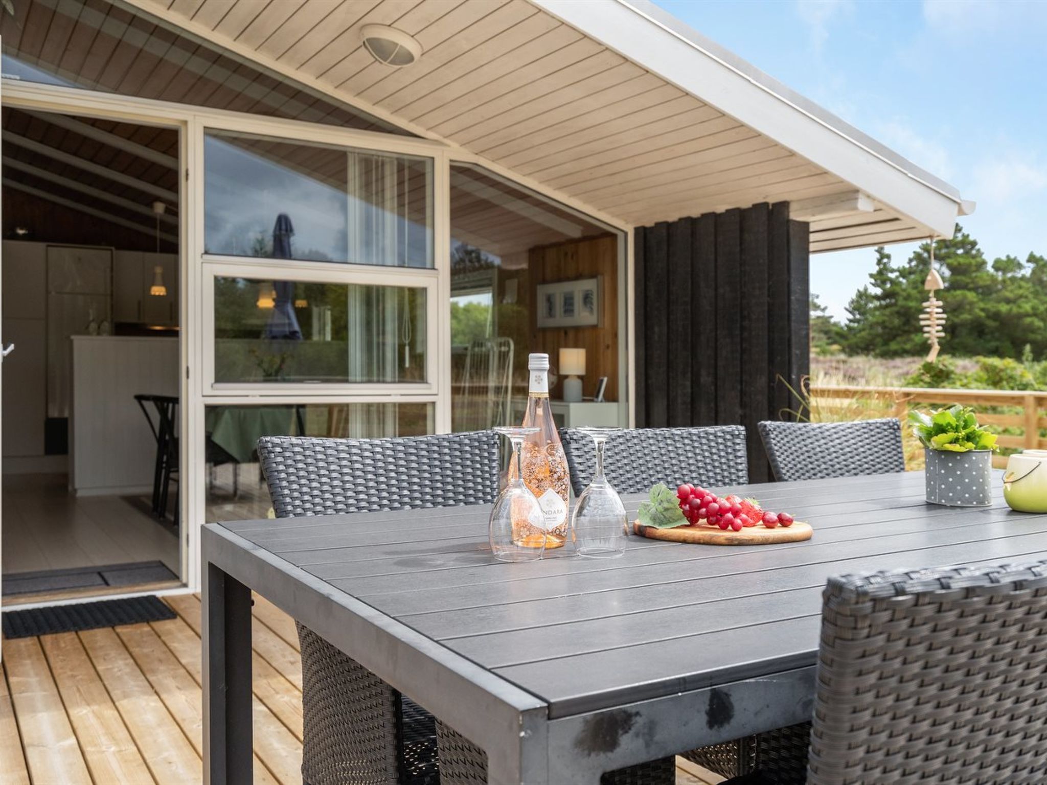 "Elgin" - 1.8km from the sea — Terrace (5 of 28)