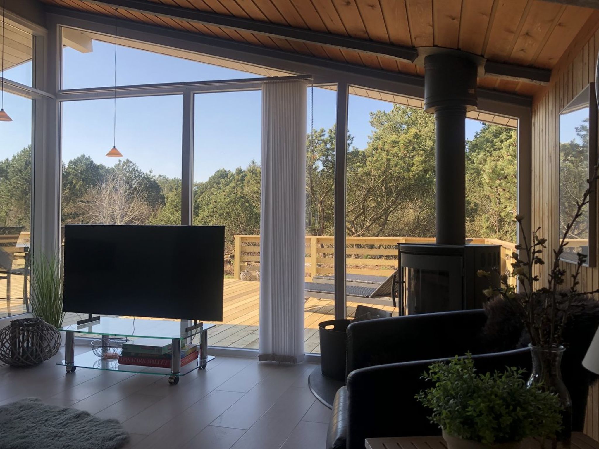 "Elgin" - 1.8km from the sea - Binnen
