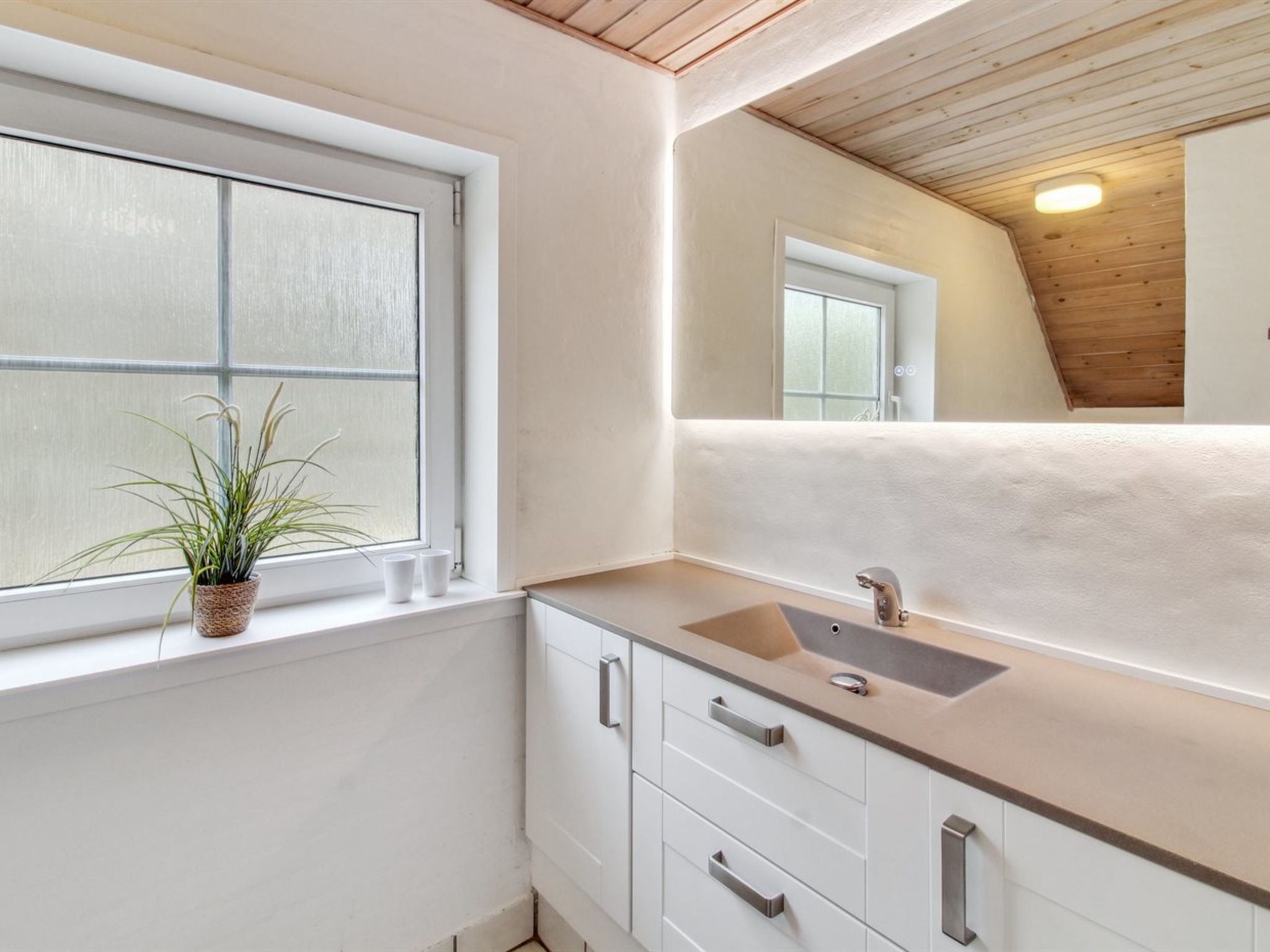"Albin" - 2.8km from the sea-Inside