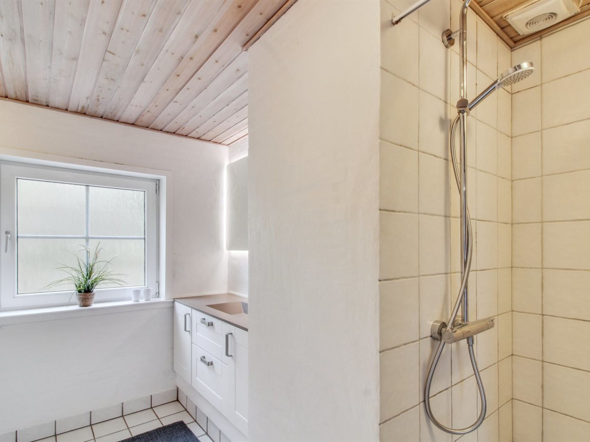 "Albin" - 2.8km from the sea-Inside
