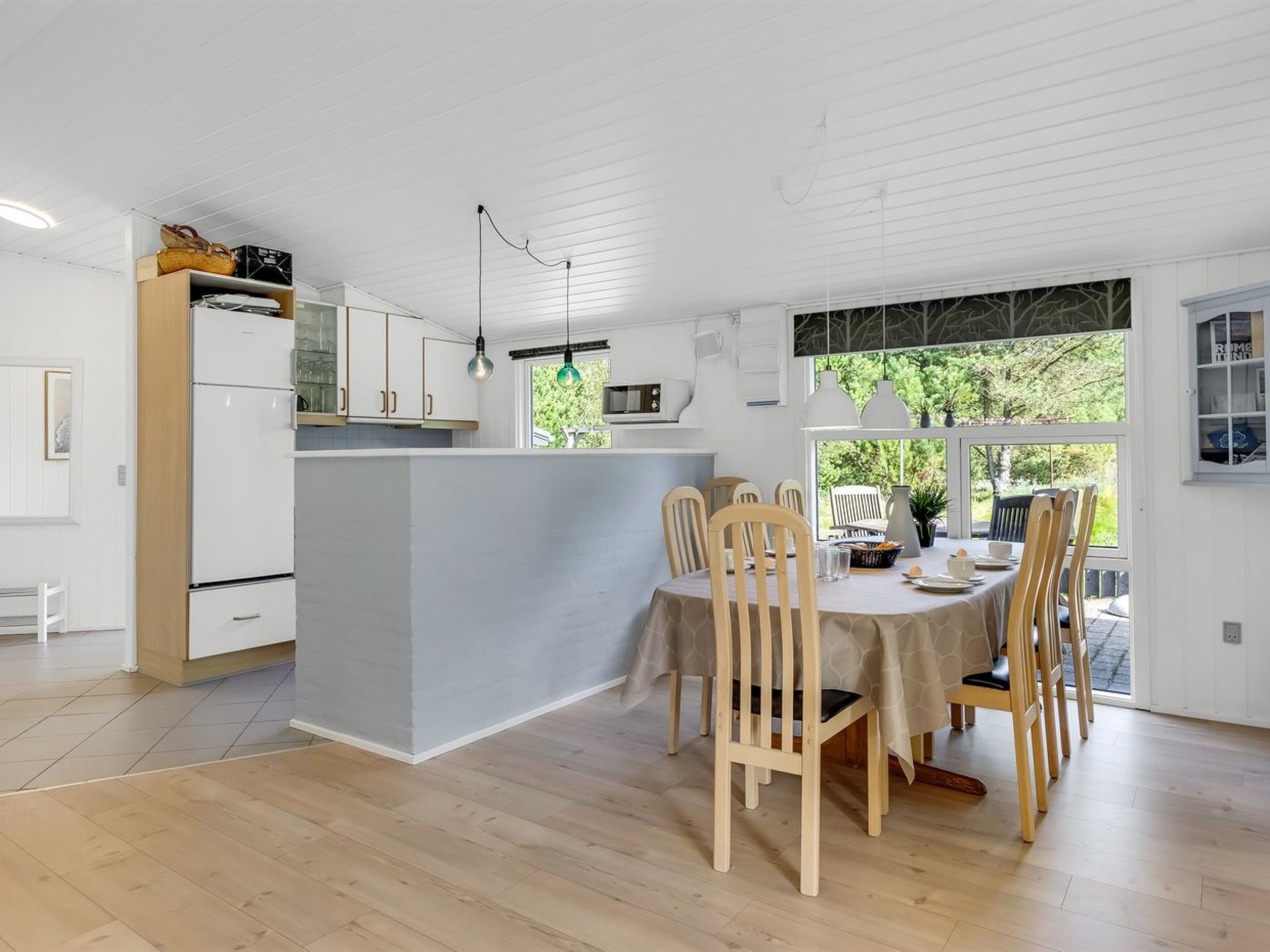 "Roald" - 2.2km from the sea - Drinnen