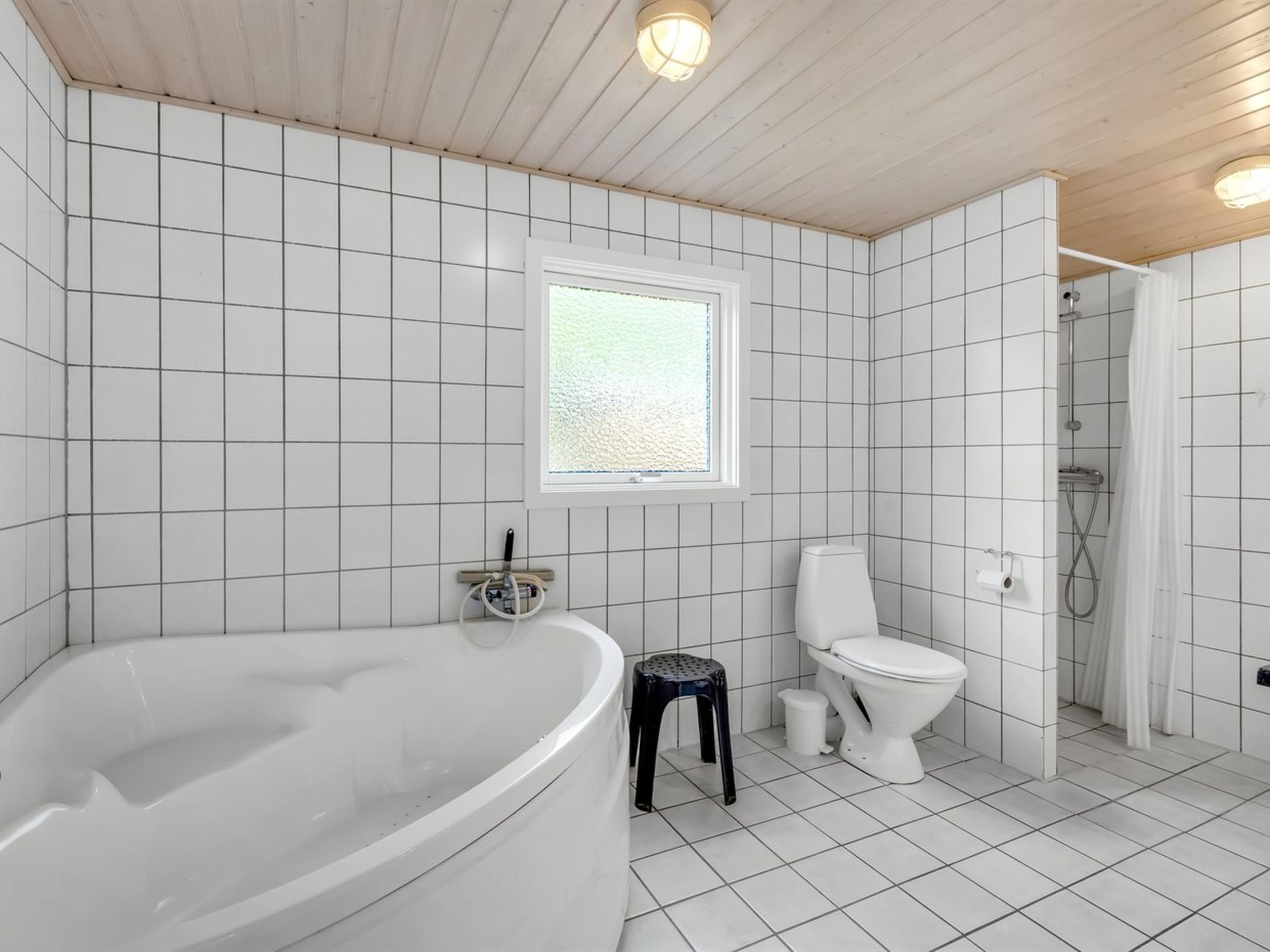 "Roald" - 2.2km from the sea - Drinnen