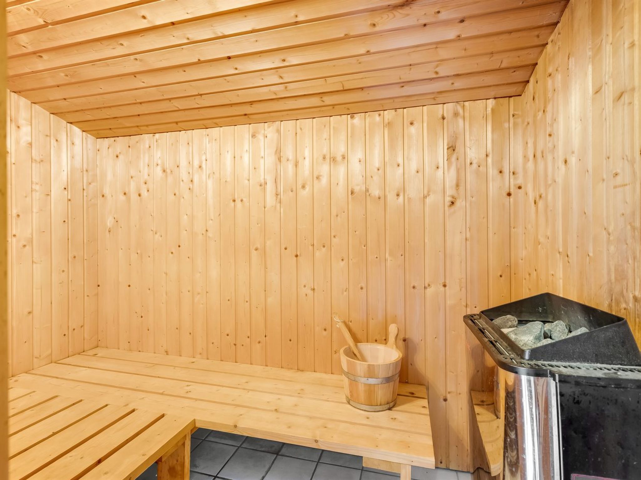 "Roald" - 2.2km from the sea - Drinnen