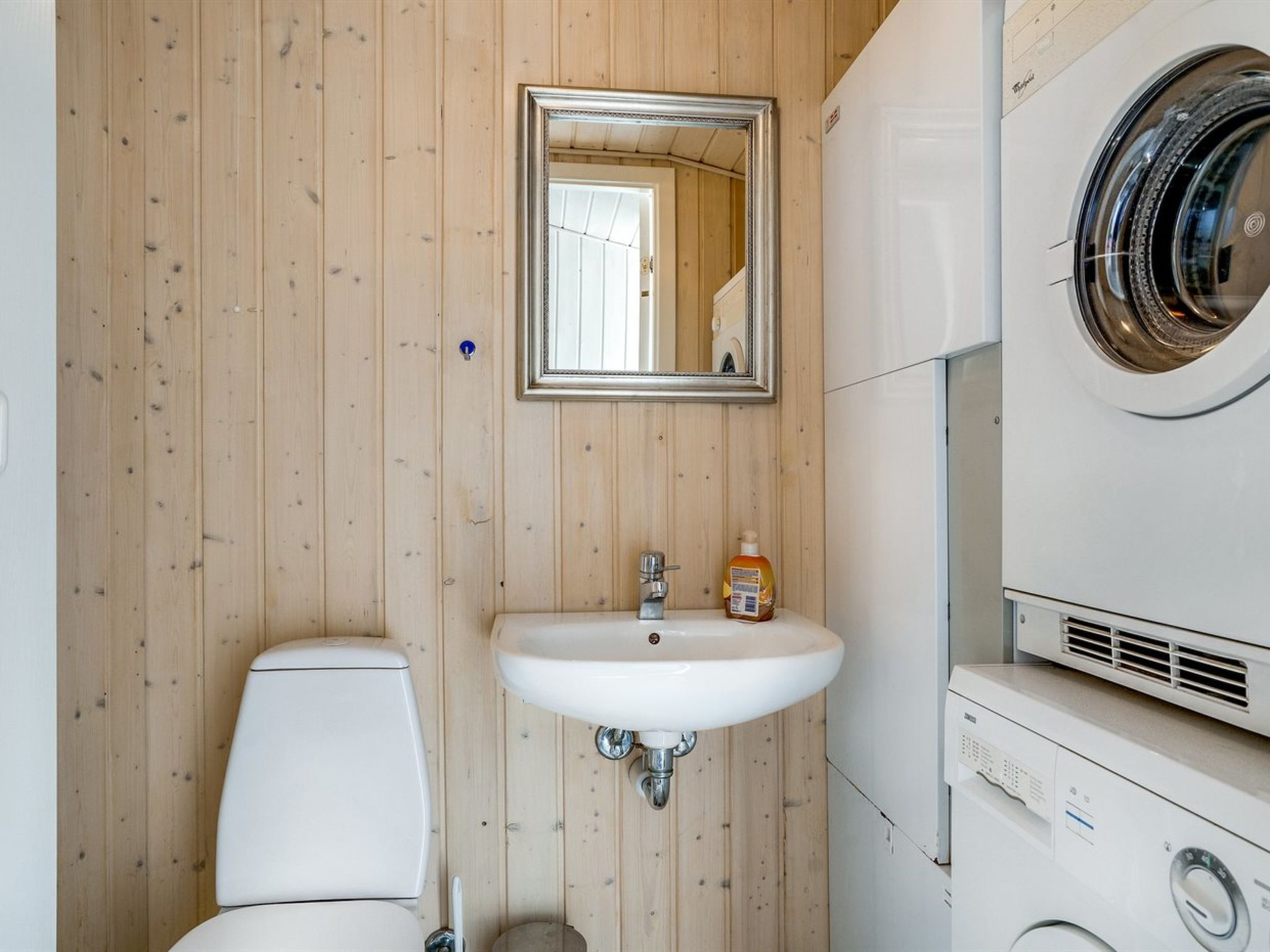 "Roald" - 2.2km from the sea - Drinnen