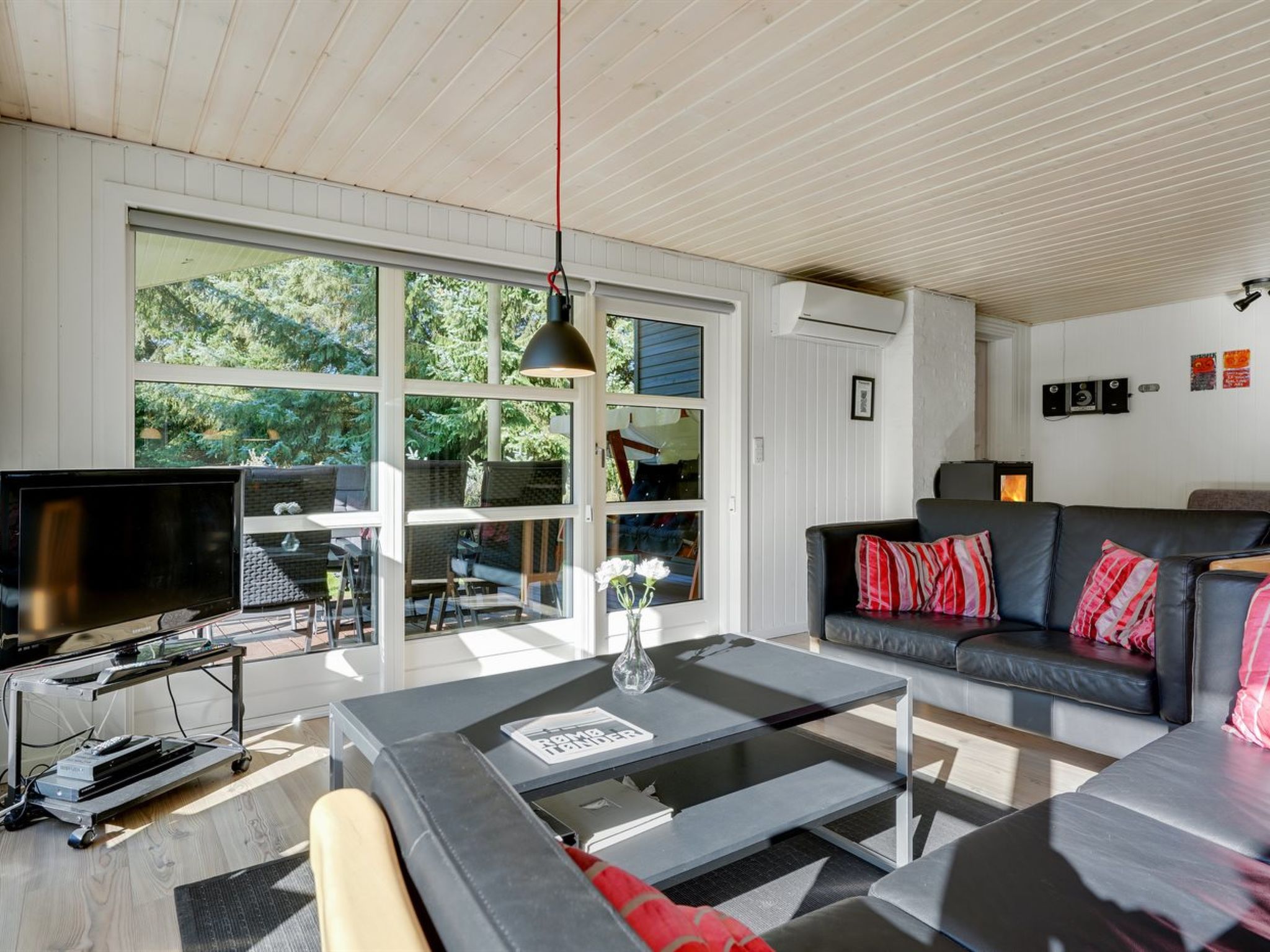 "Dorete" - 2.2km from the sea - Binnen