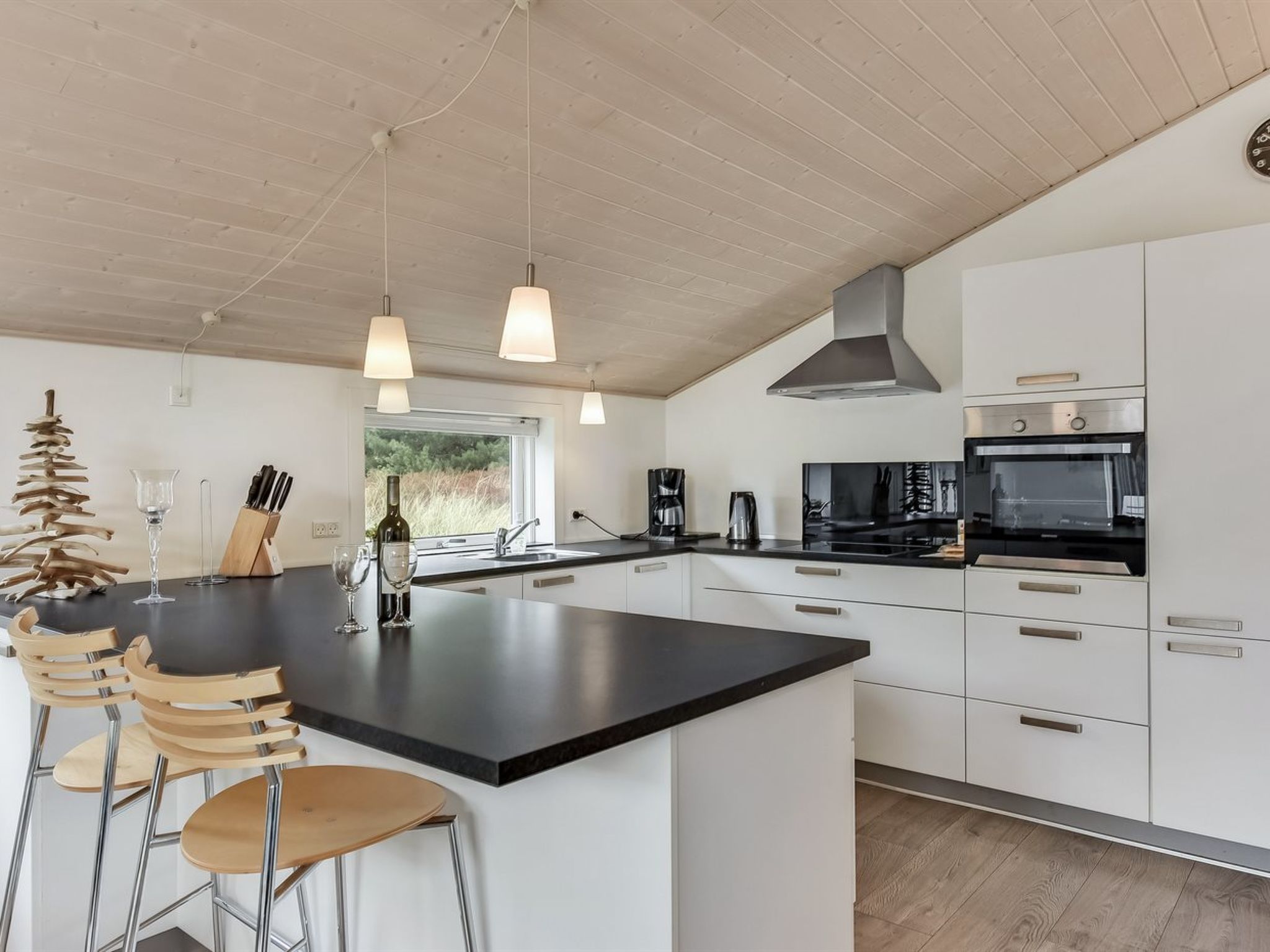 "Lav" - 3.8km from the sea - Binnen