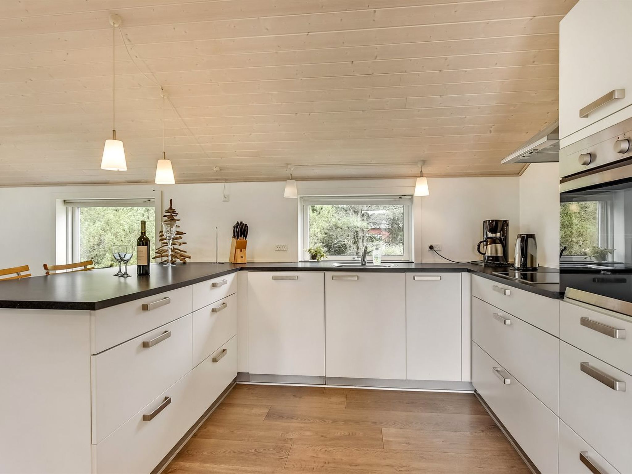 "Lav" - 3.8km from the sea - Binnen
