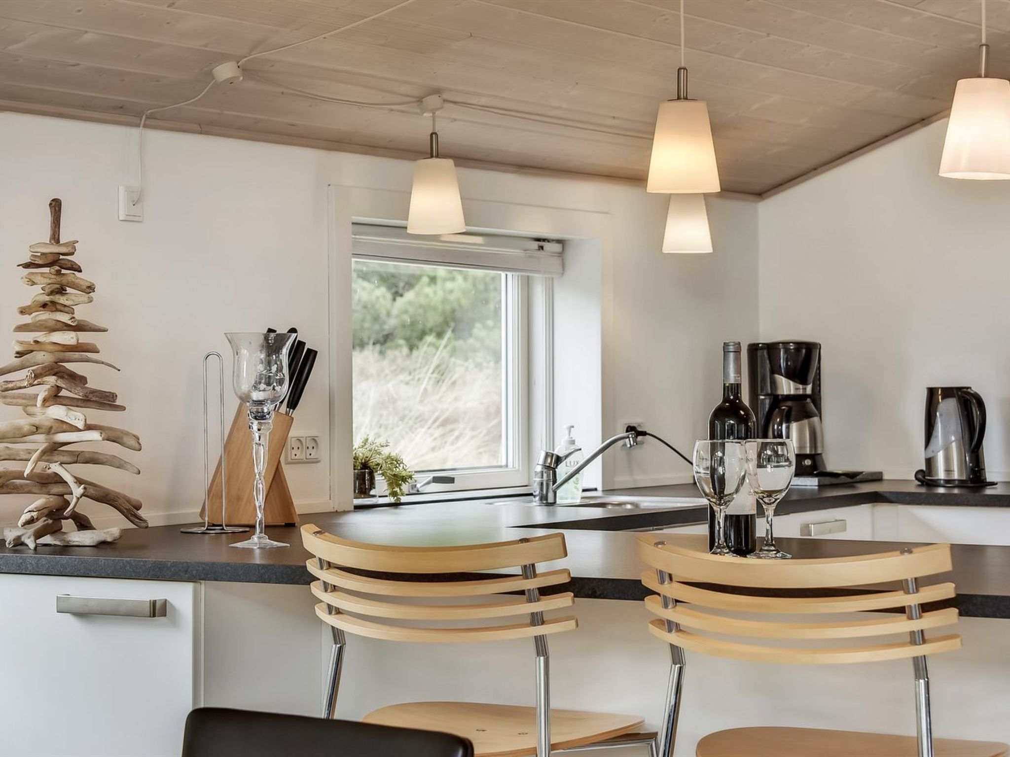 "Lav" - 3.8km from the sea - Binnen