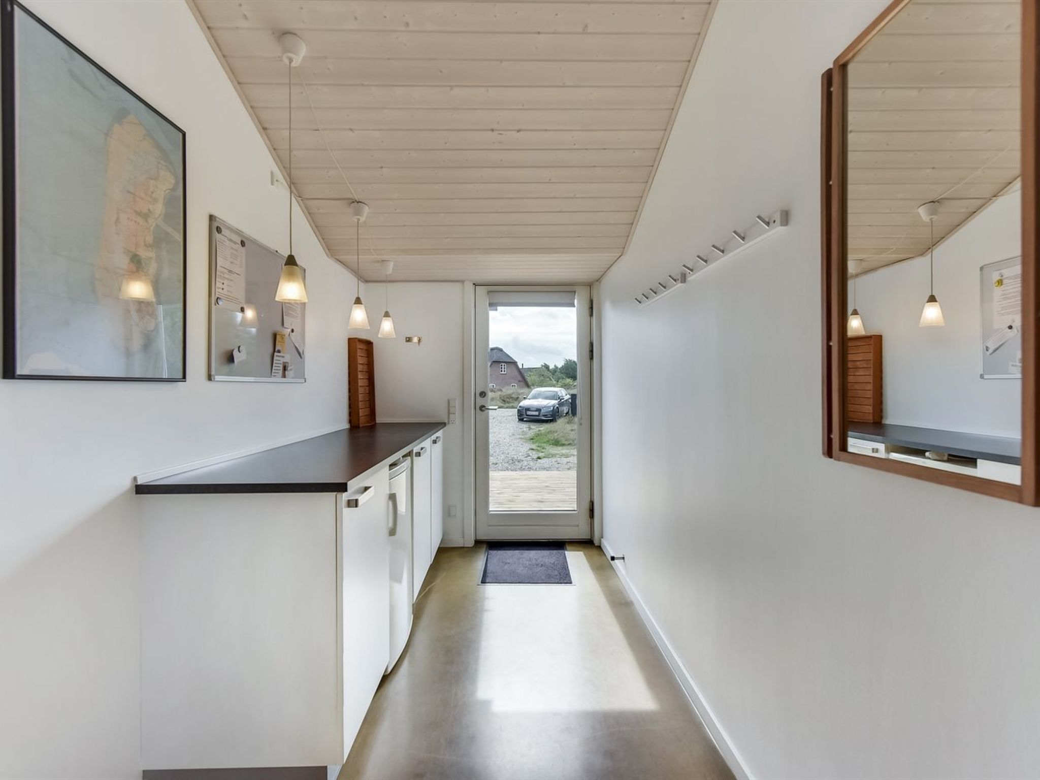 "Lav" - 3.8km from the sea - Binnen