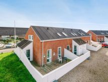 "Ginger" - 2.3km from the sea