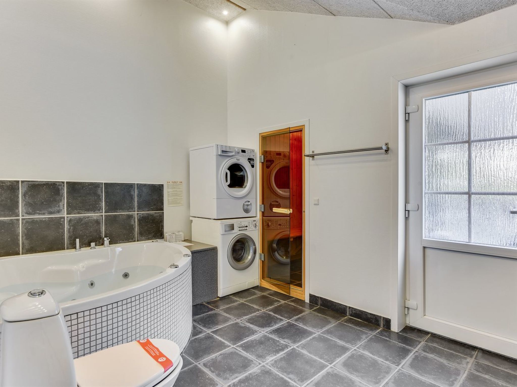 "Svanborg" - 3.7km from the sea - Inside