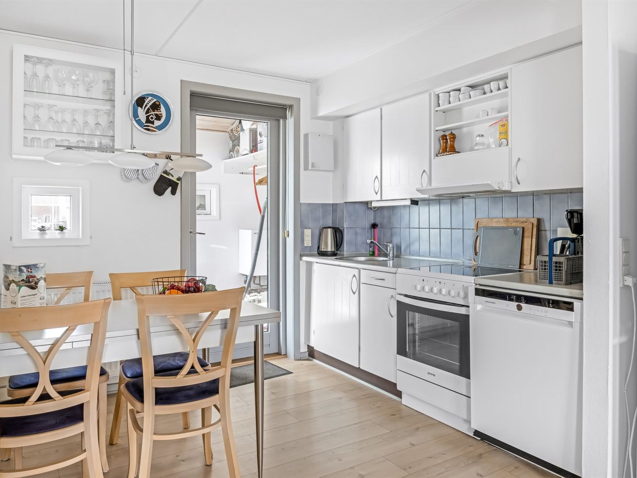 "Nils" - 2.3km from the sea - Inside