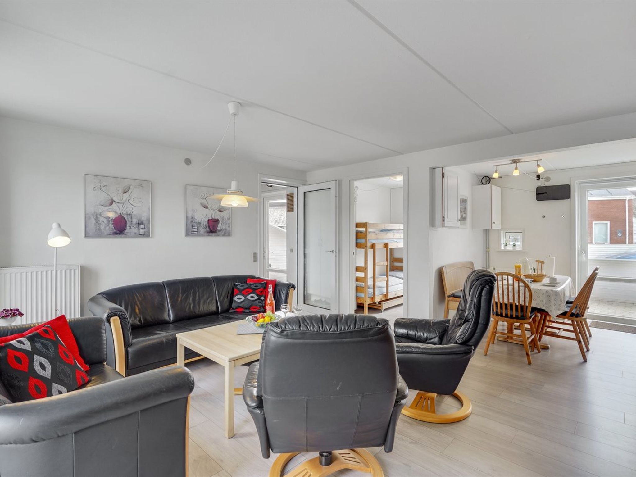 "Mariam" - 2.3km from the sea - Binnen