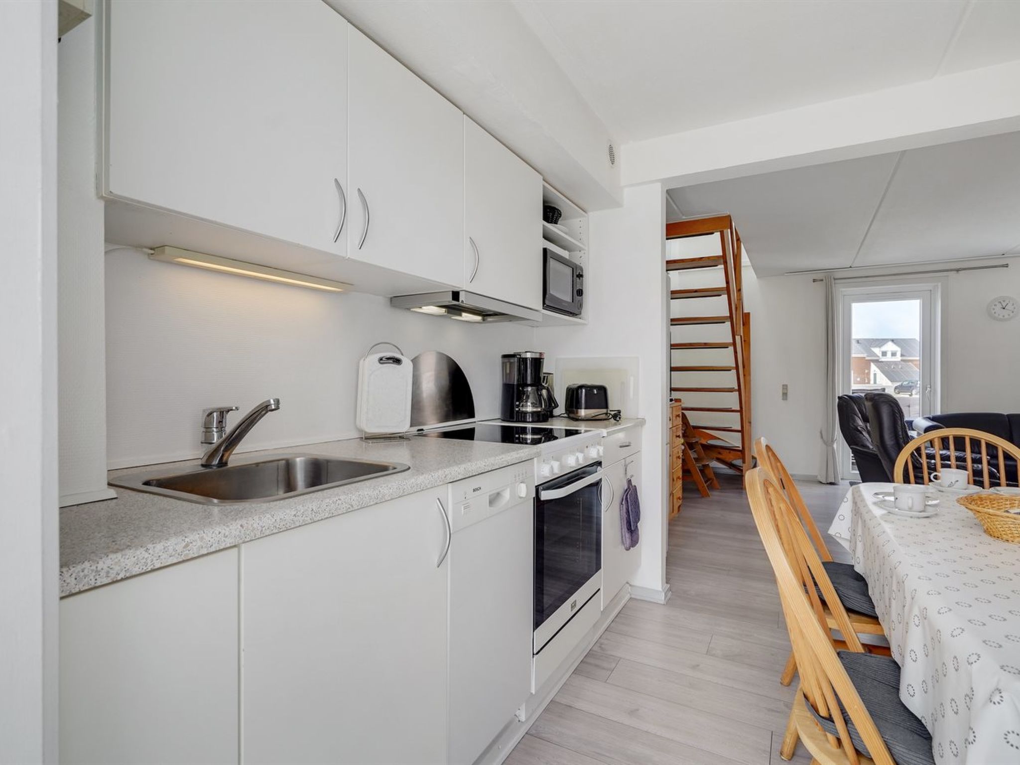 "Mariam" - 2.3km from the sea - Binnen